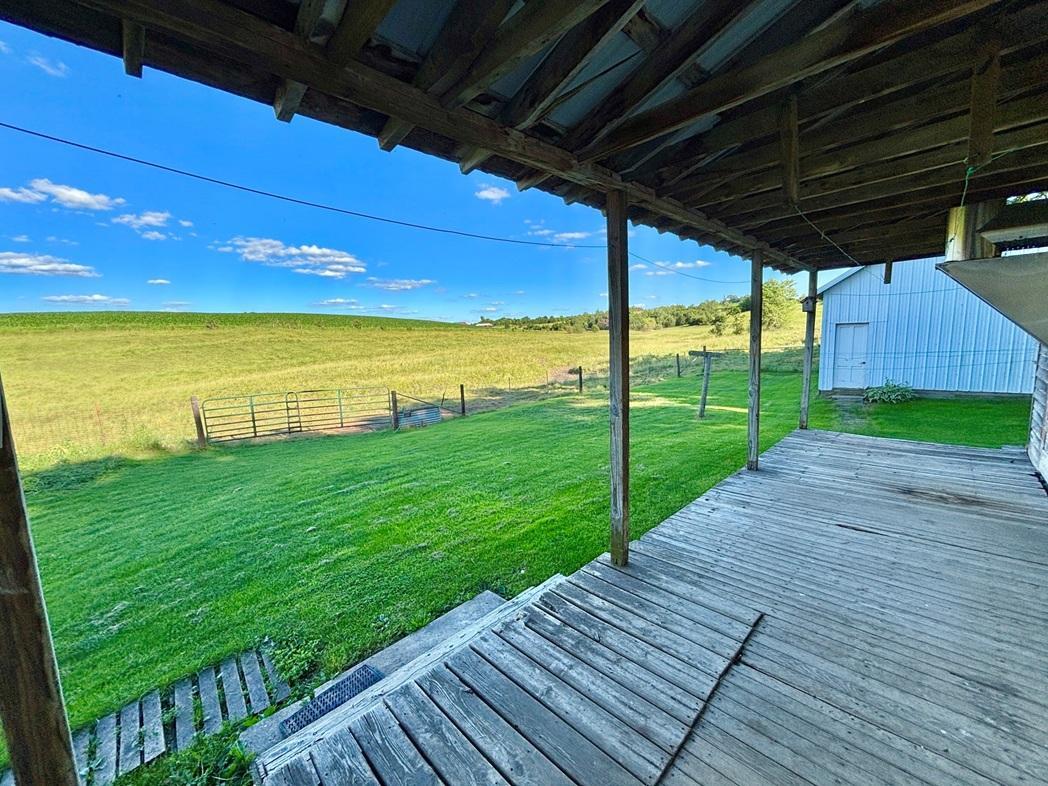 20860 Grosbeak Road Property Photo 14