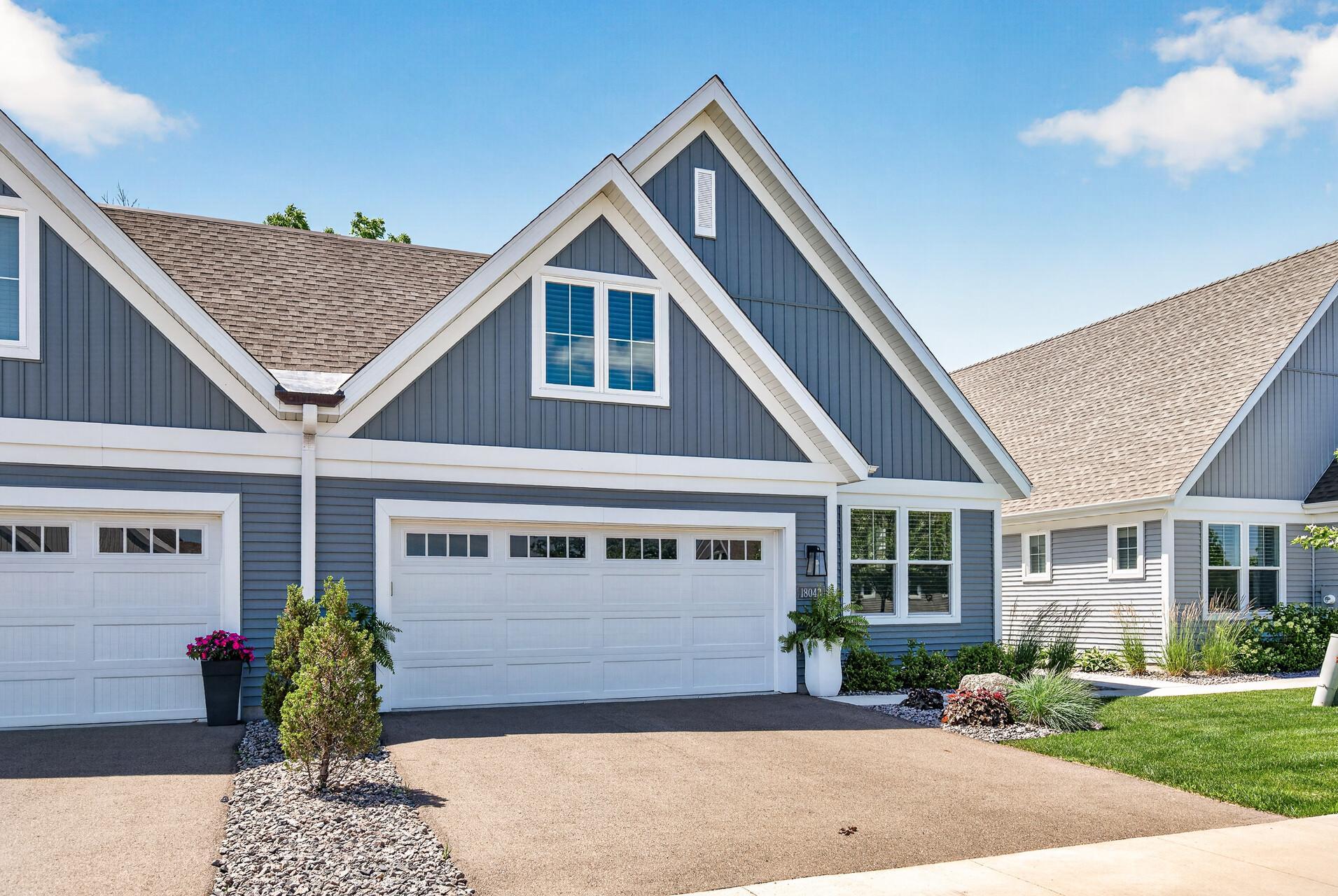 18043 38th Place N Property Photo 3