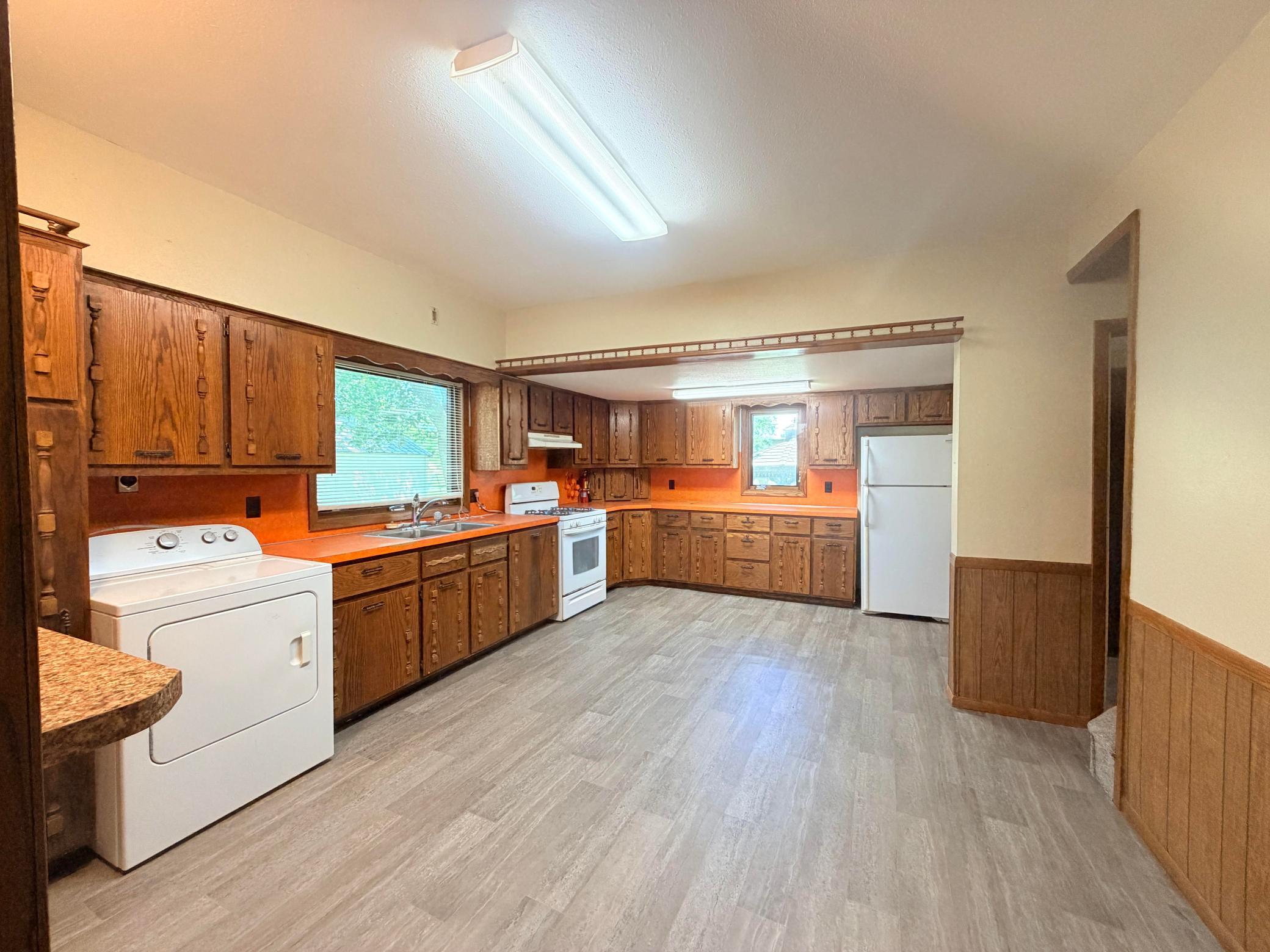 220 Grace Avenue Property Photo 3
