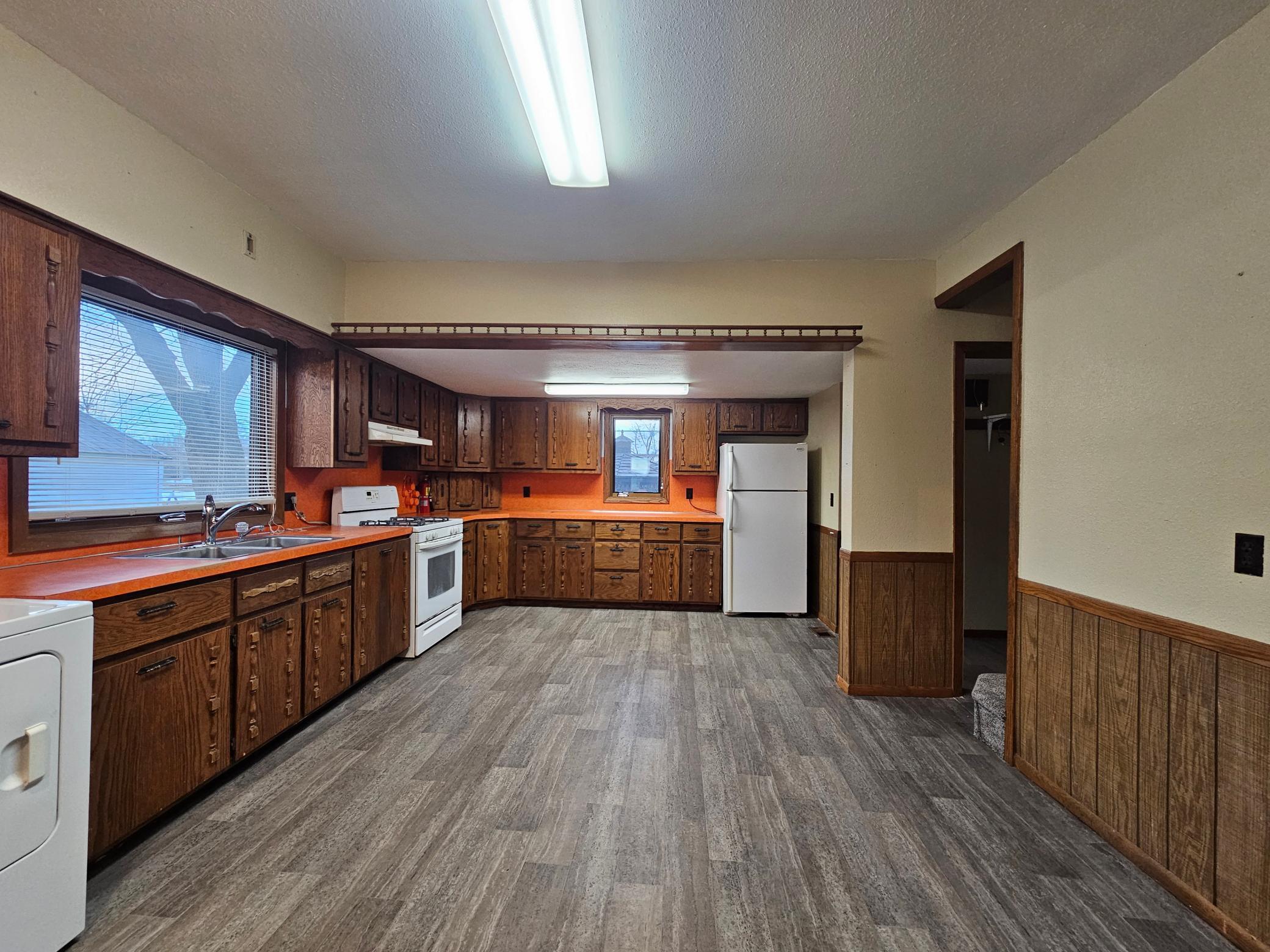 220 Grace Avenue Property Photo 4