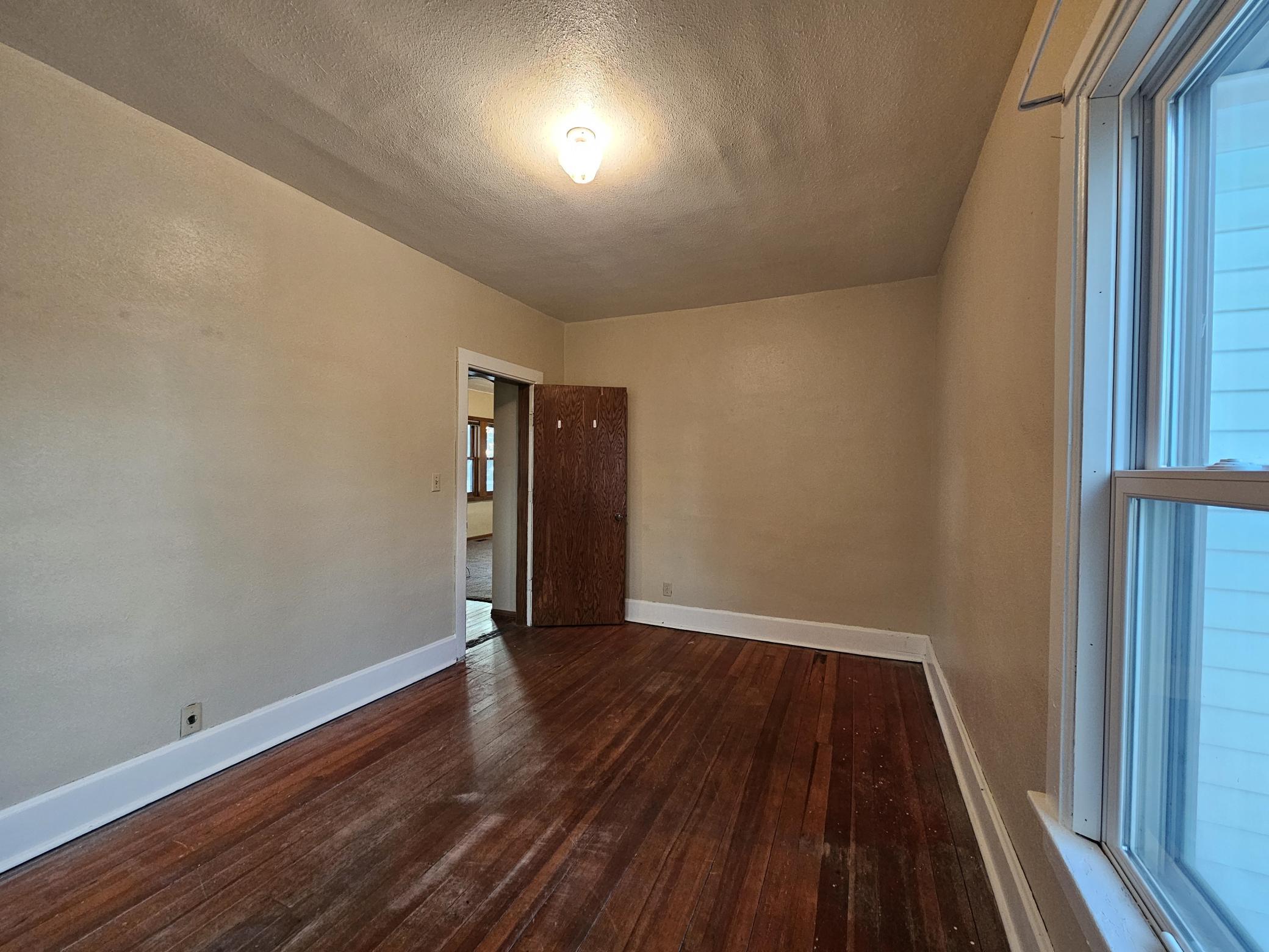 220 Grace Avenue Property Photo 6