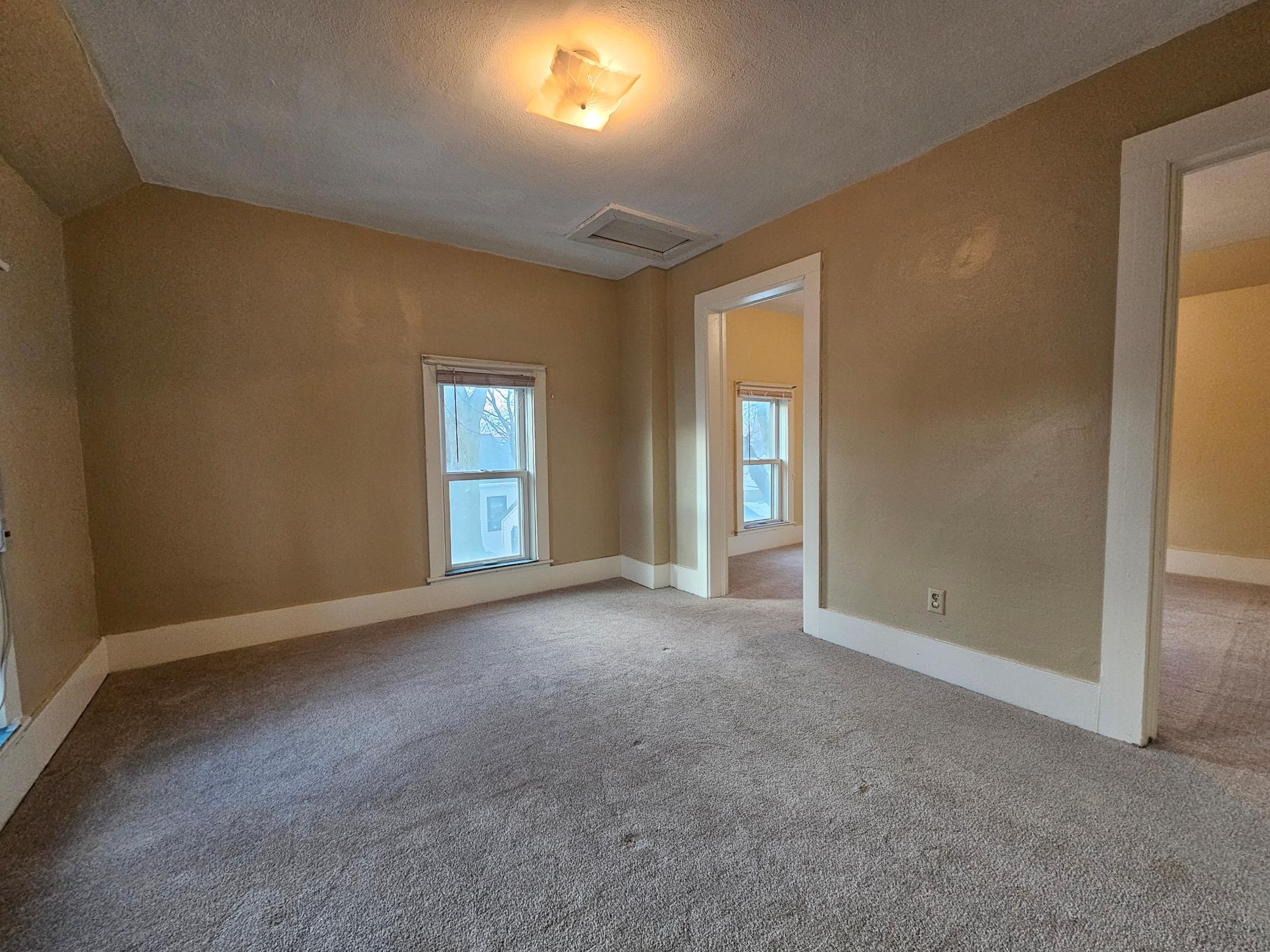 220 Grace Avenue Property Photo 11