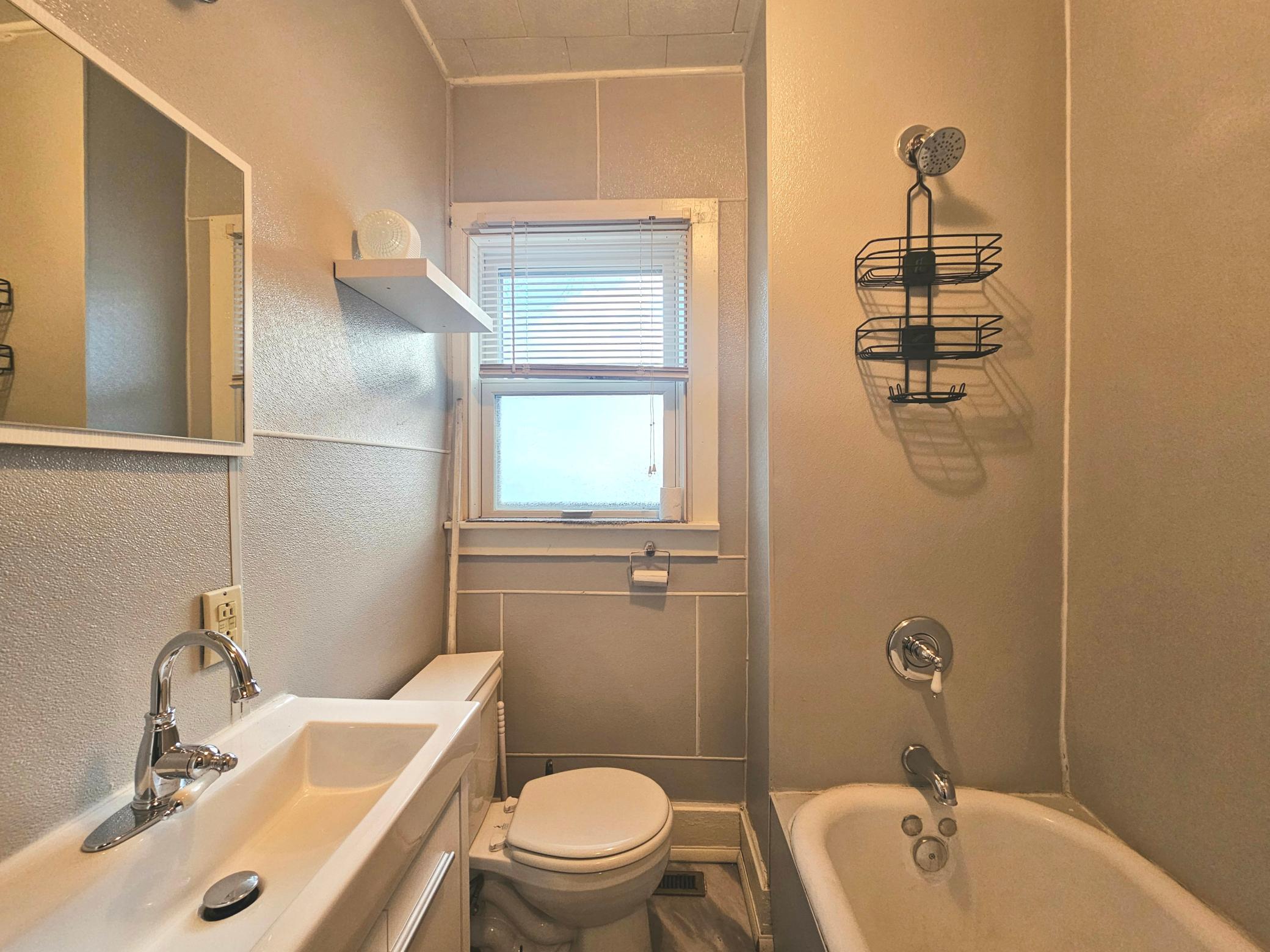 220 Grace Avenue Property Photo 13