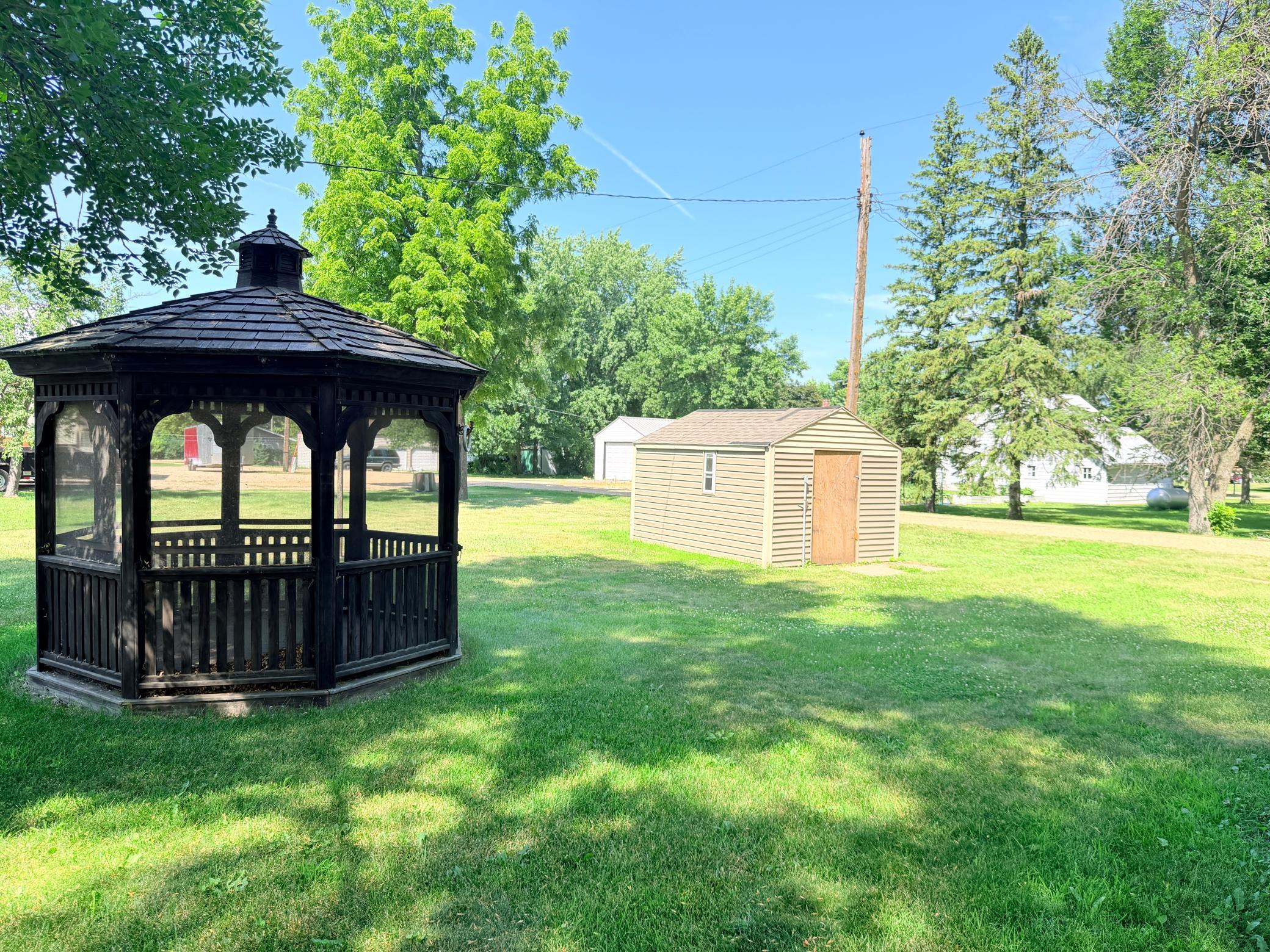 220 Grace Avenue Property Photo 20