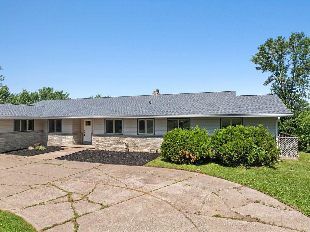 103 Hilltop Drive Property Photo 4