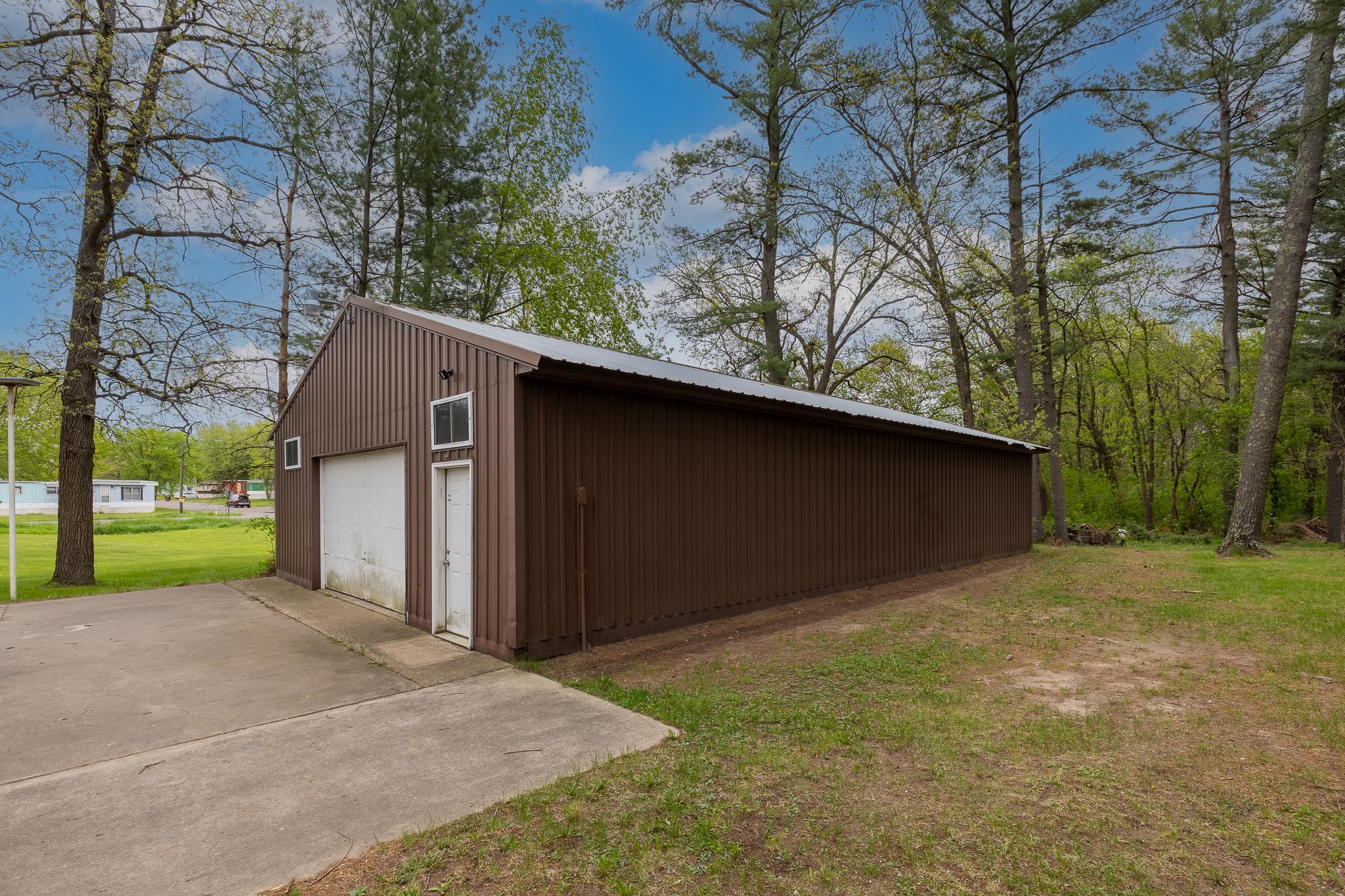 930 Highway 65 S Property Photo 16