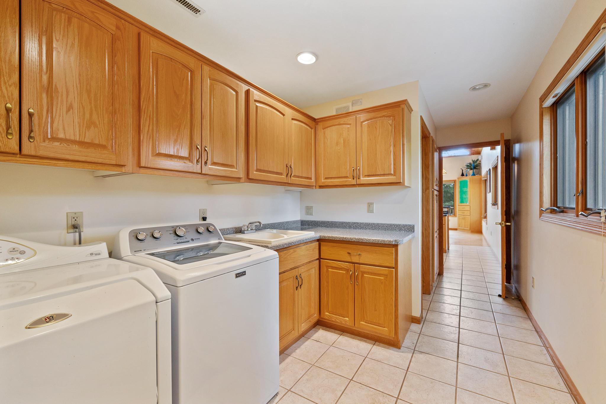 930 Highway 65 S Property Photo 35