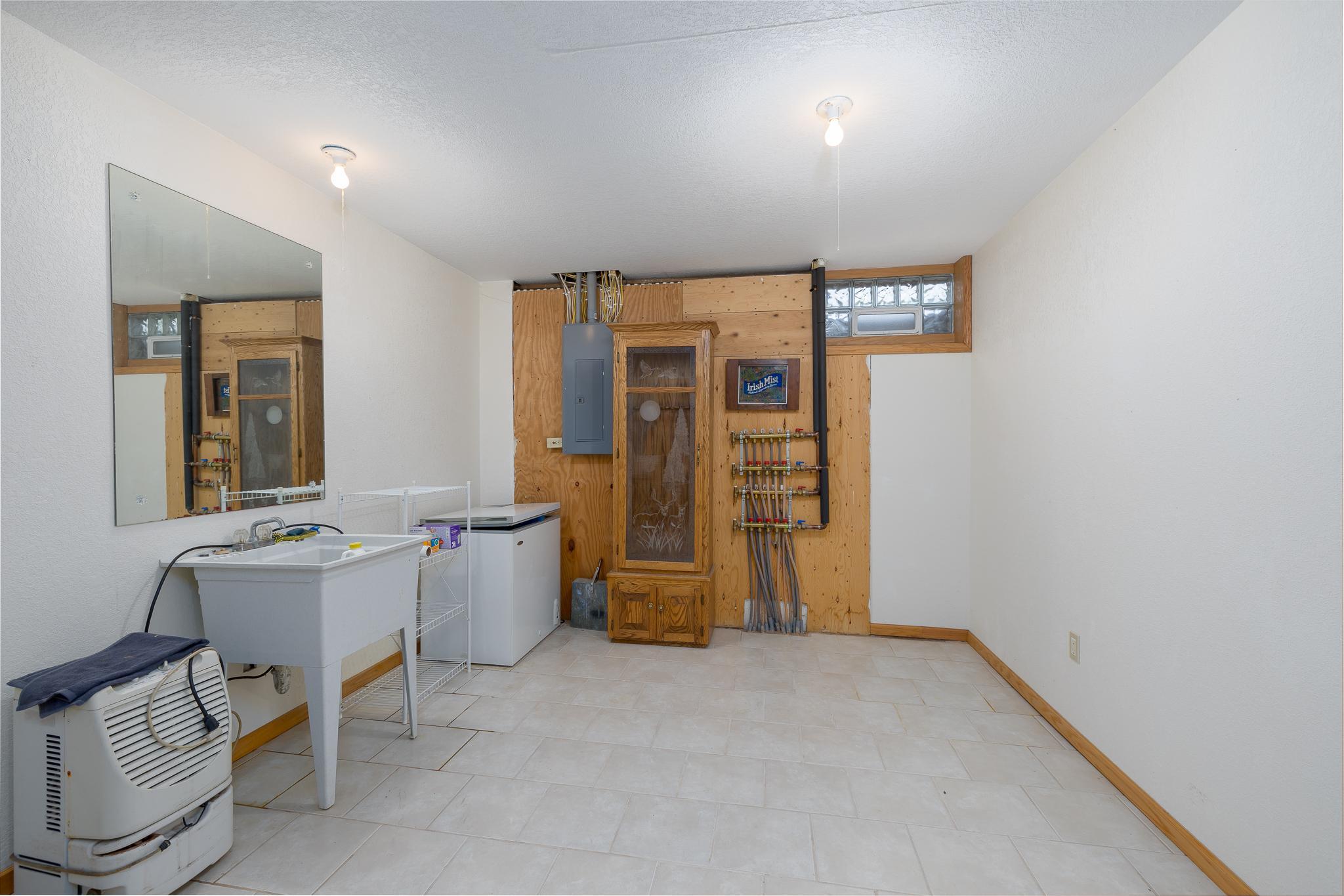 930 Highway 65 S Property Photo 45