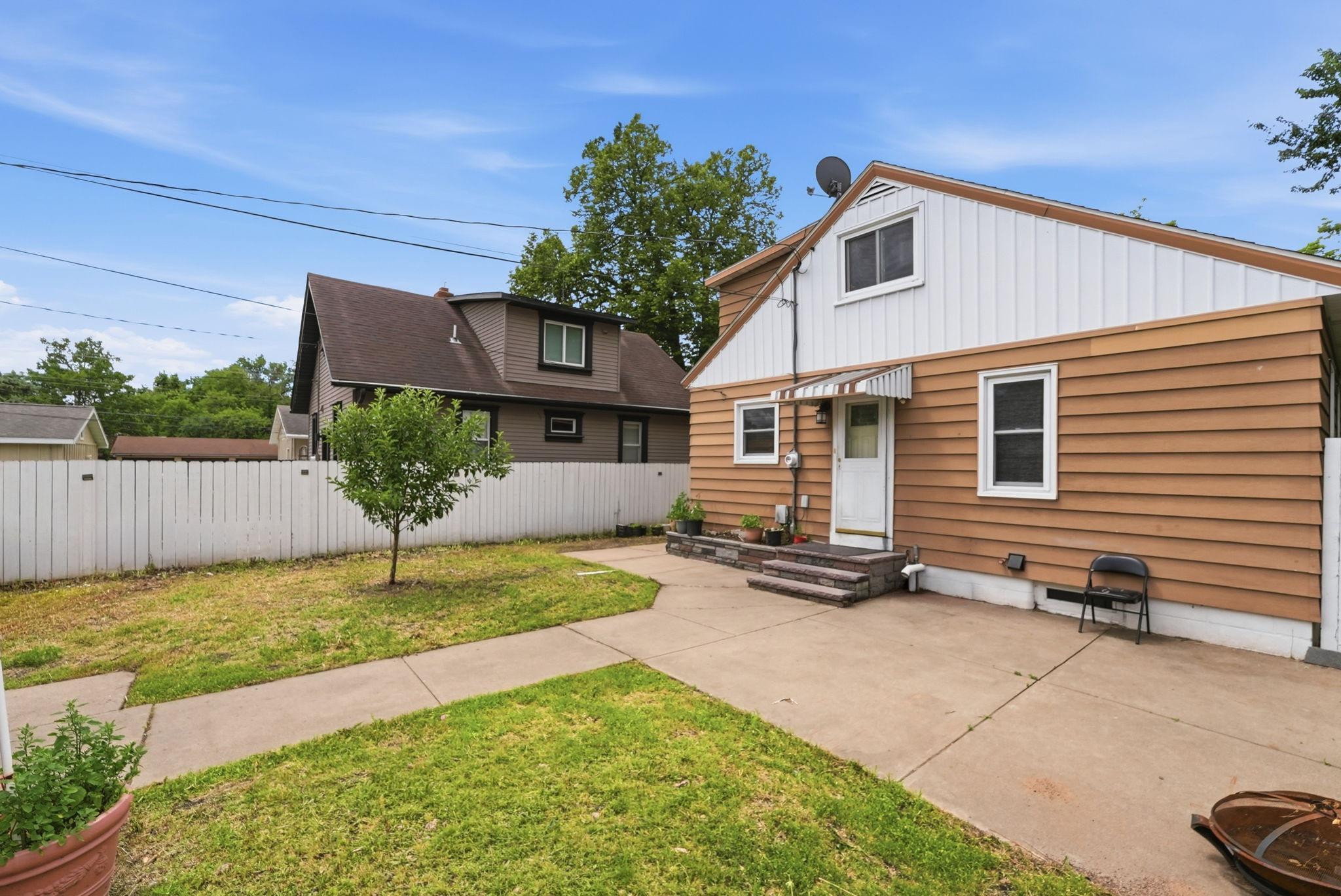 108 21st Avenue N Property Photo 5