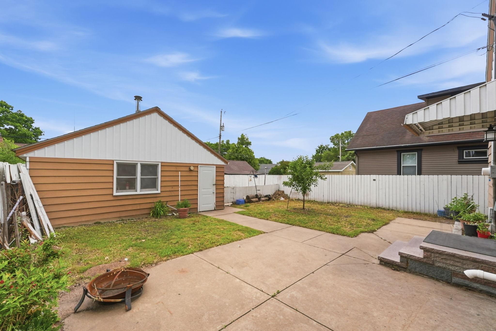 108 21st Avenue N Property Photo 6