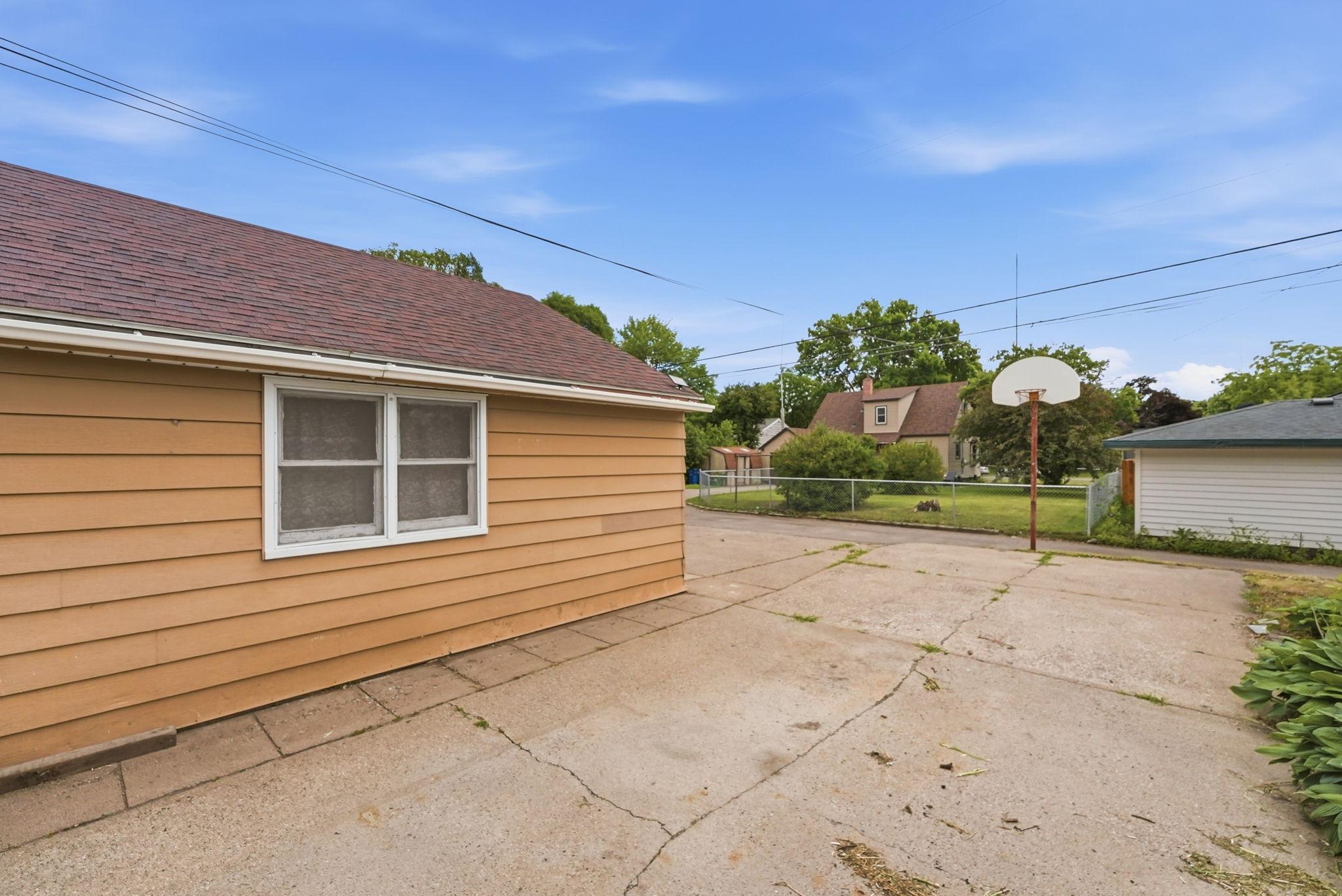 108 21st Avenue N Property Photo 7