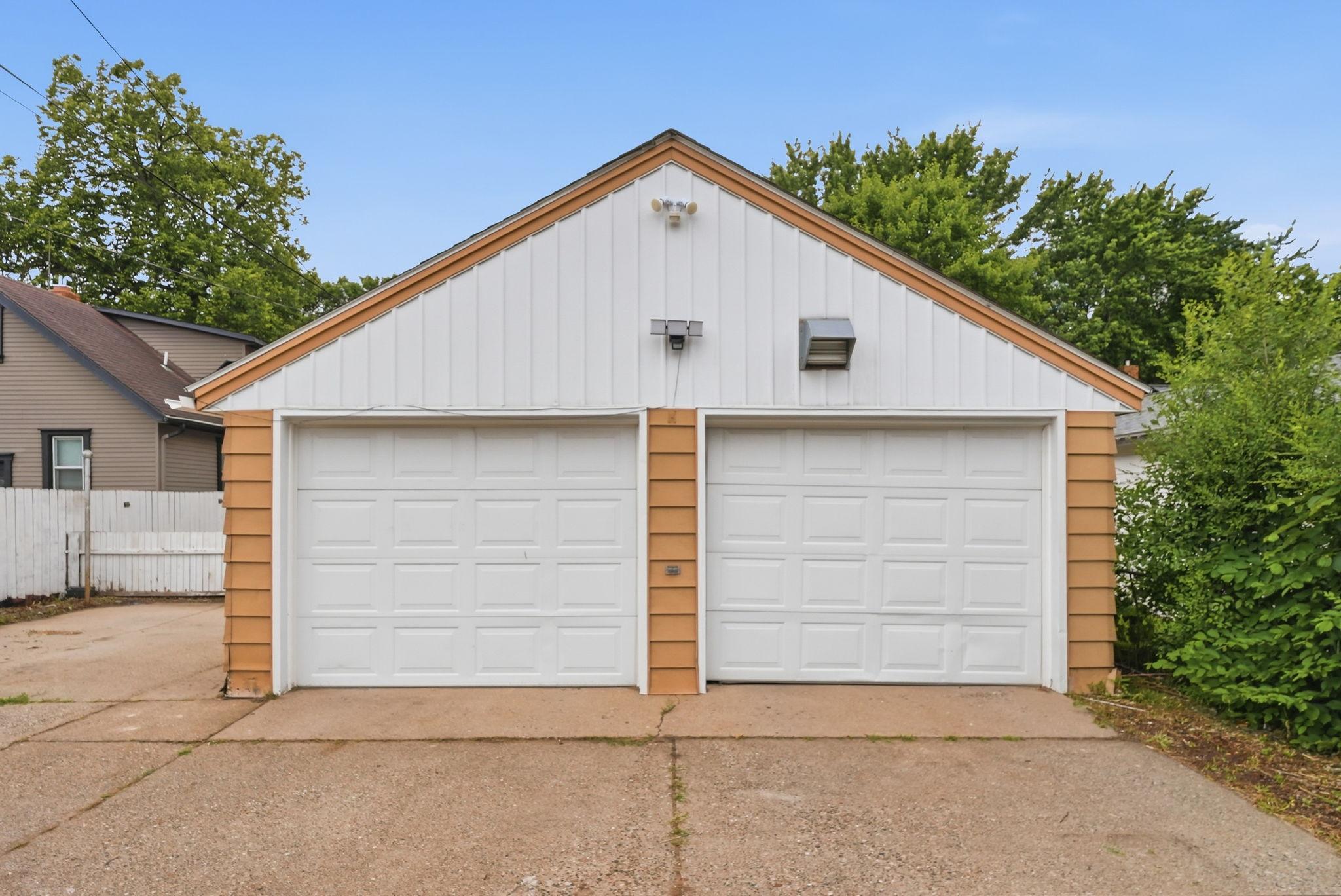 108 21st Avenue N Property Photo 11