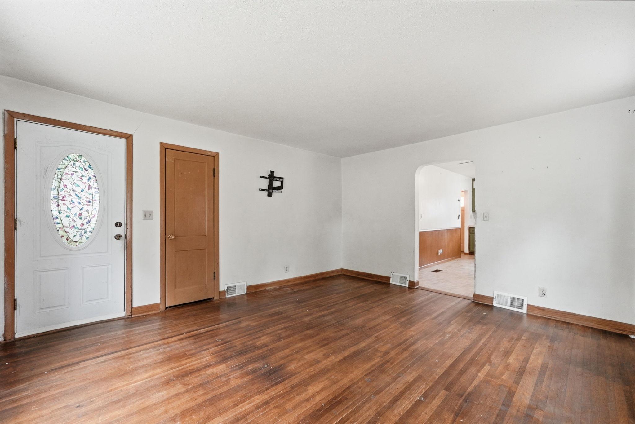 108 21st Avenue N Property Photo 12
