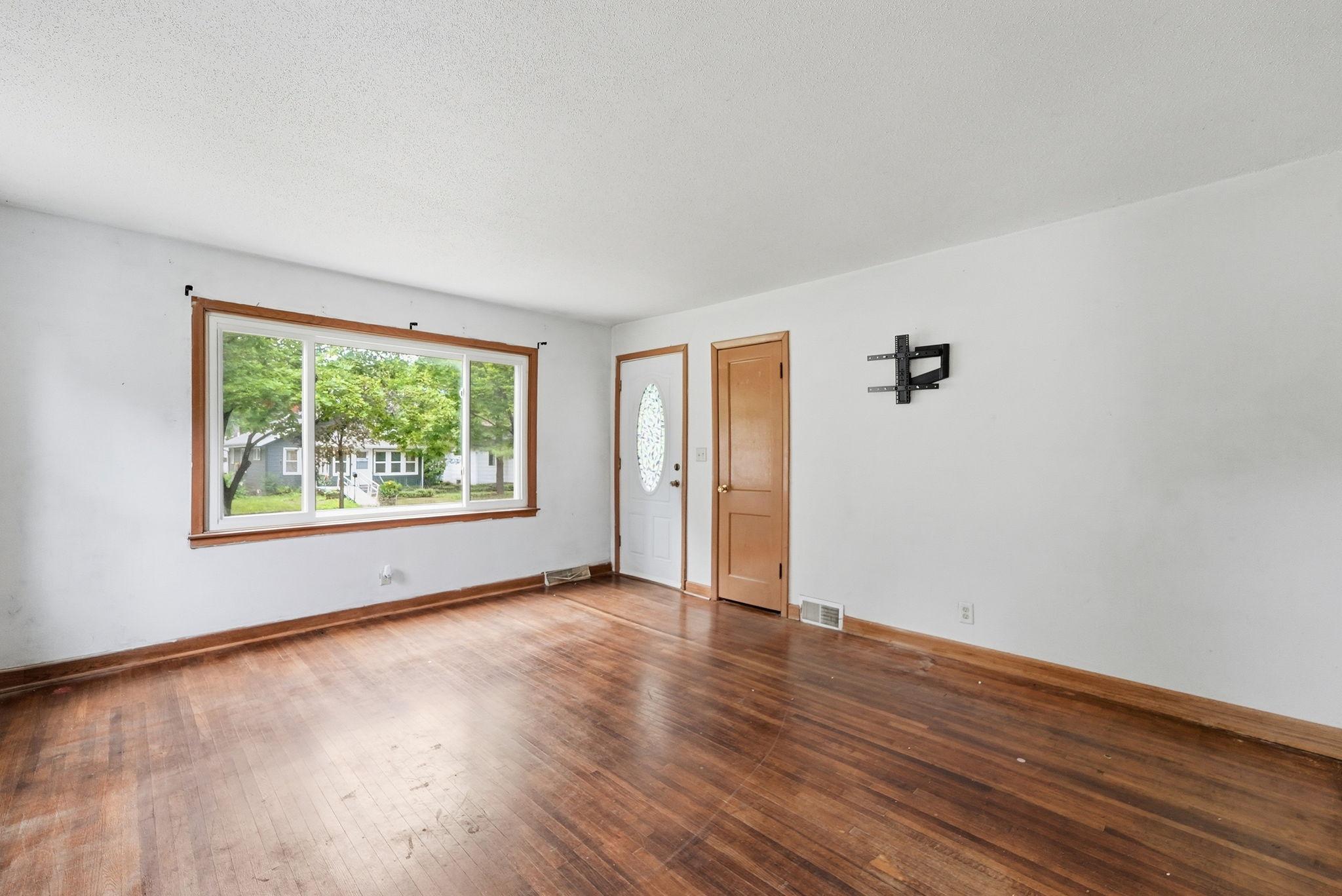 108 21st Avenue N Property Photo 13