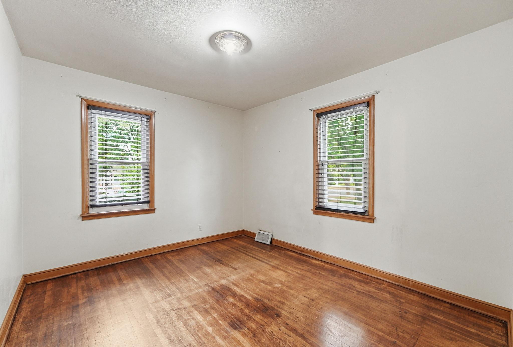 108 21st Avenue N Property Photo 23