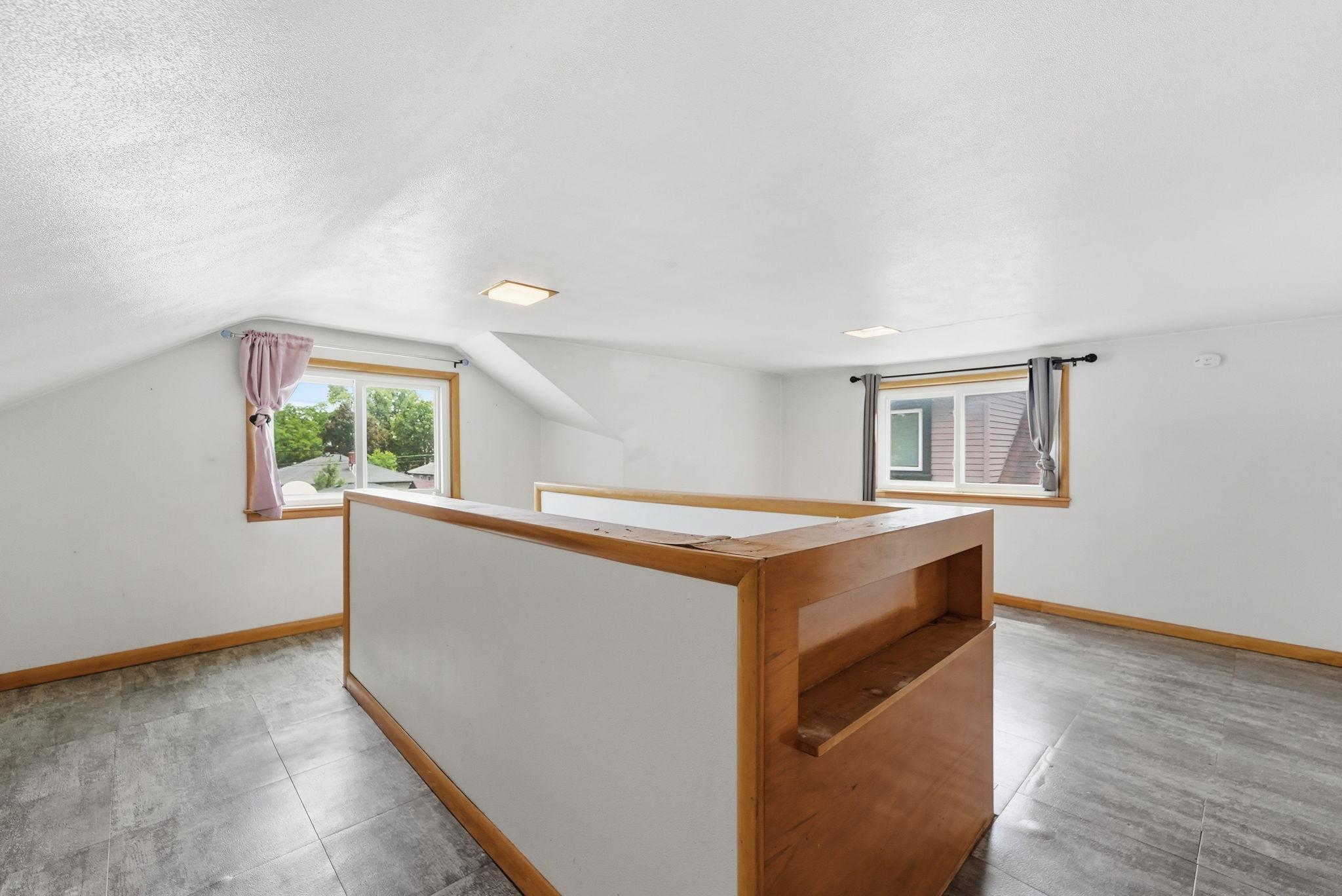 108 21st Avenue N Property Photo 30