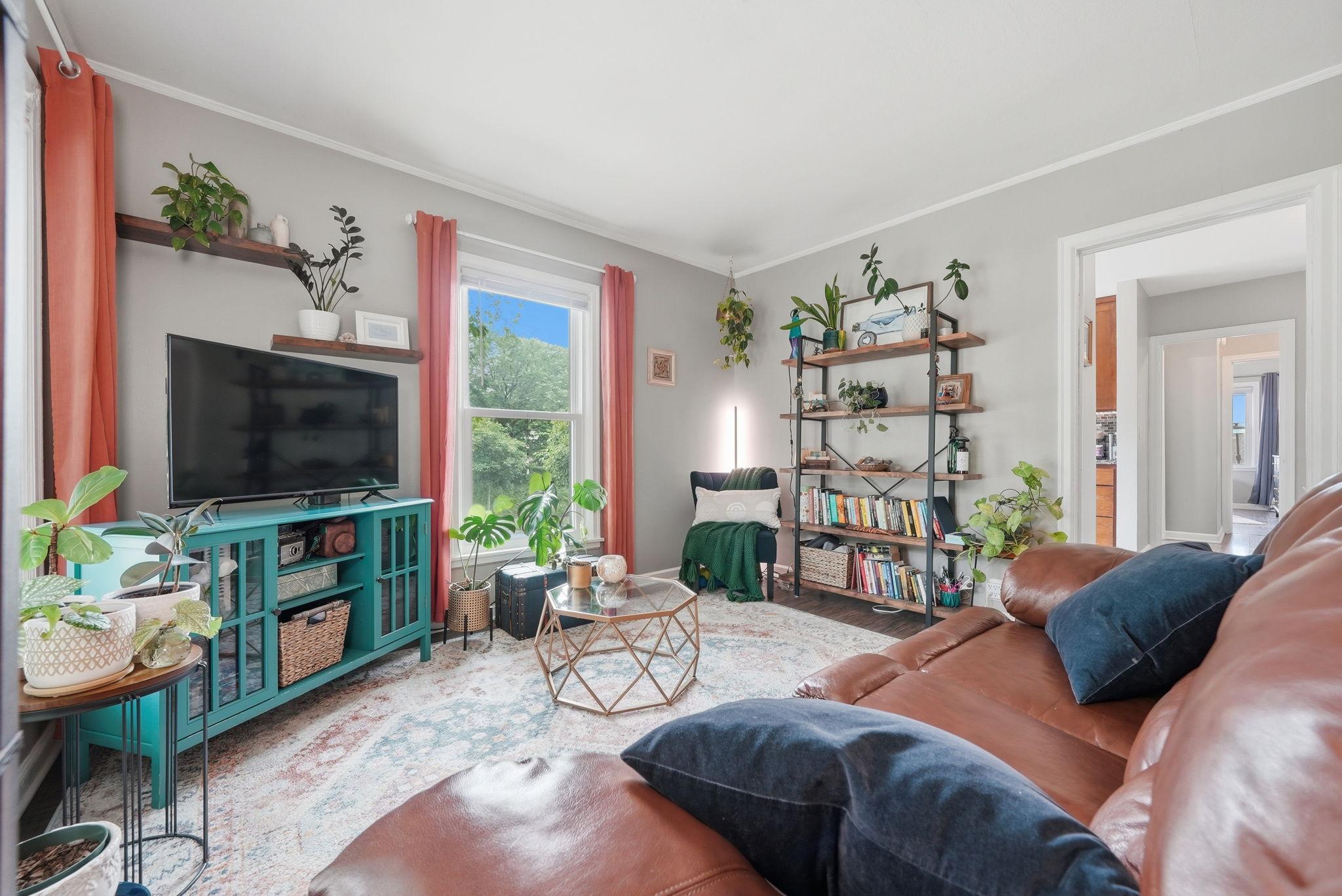 3952 Oakland Avenue Property Photo 4