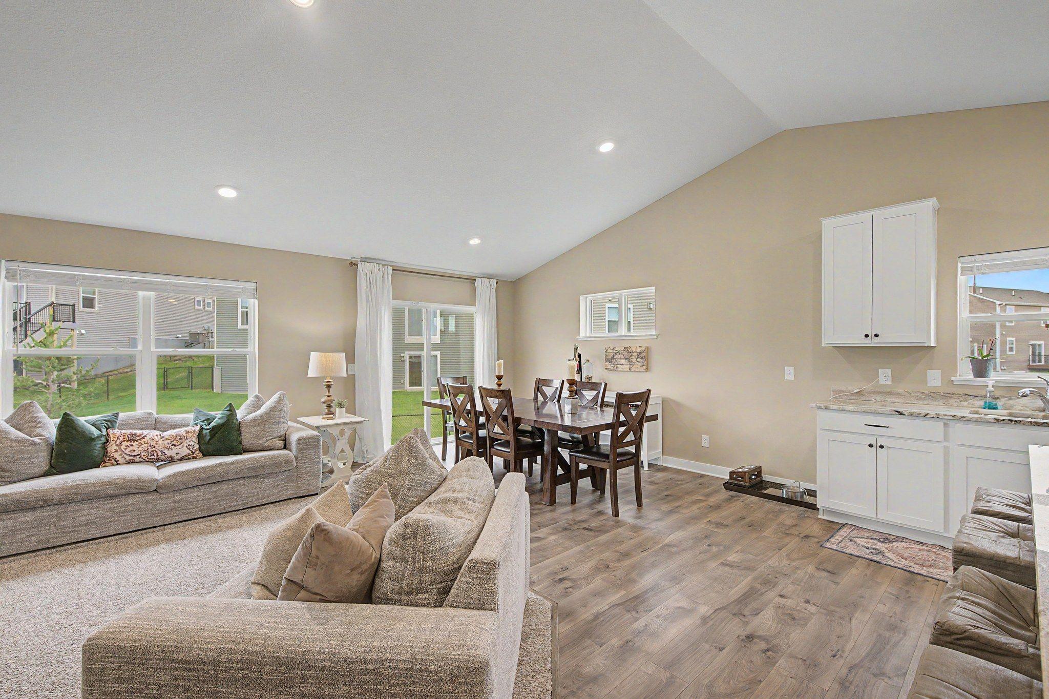 14211 Cheshire Lane N Property Photo 4