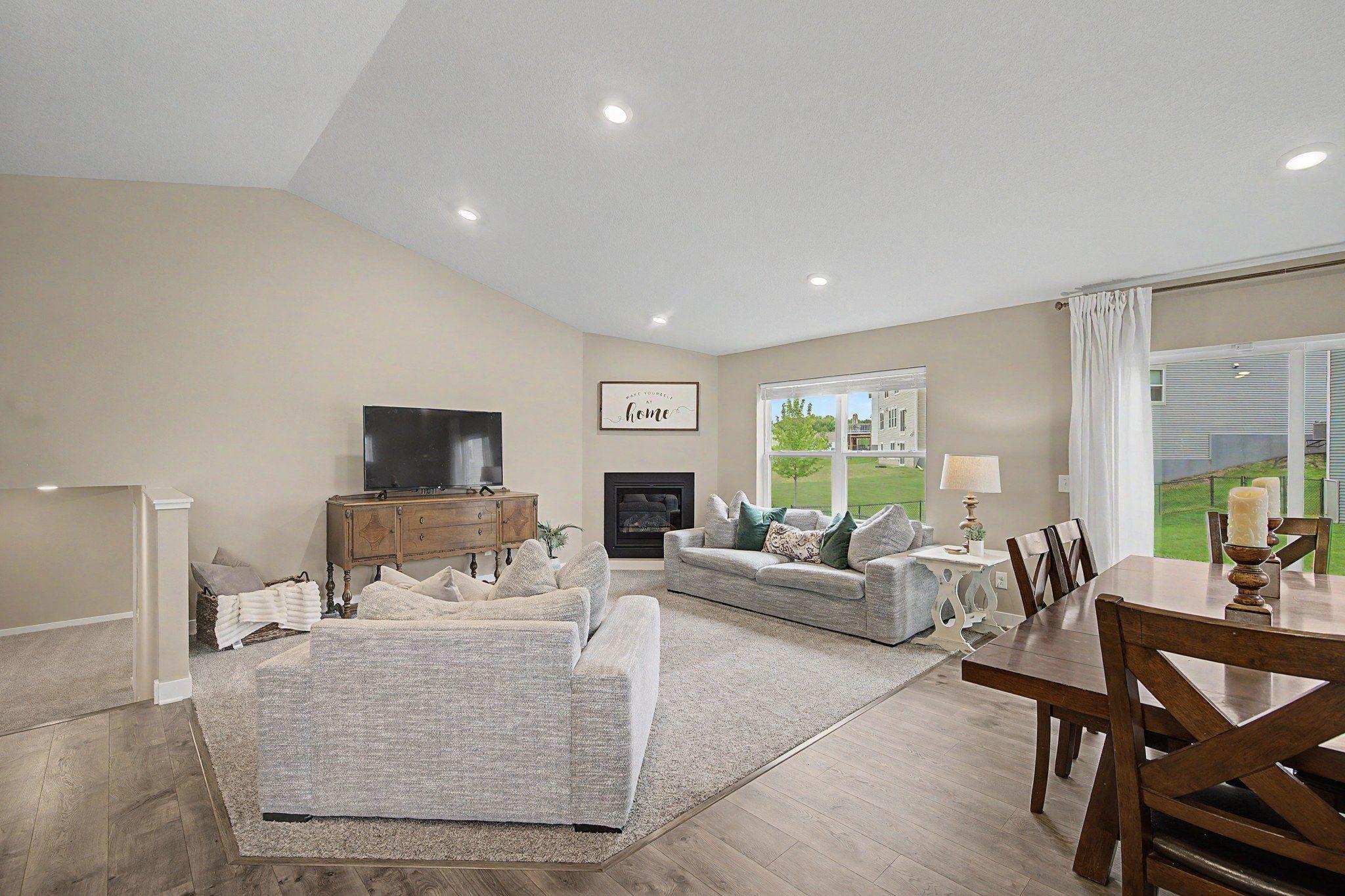 14211 Cheshire Lane N Property Photo 10