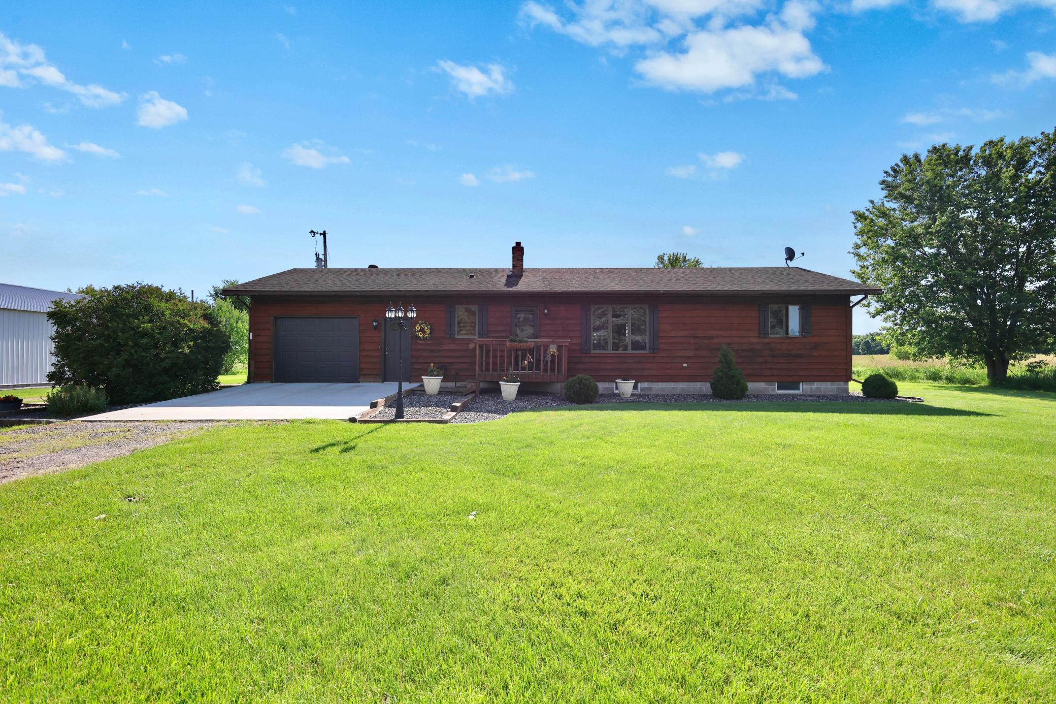 25756 Us Highway 169 Property Photo 2