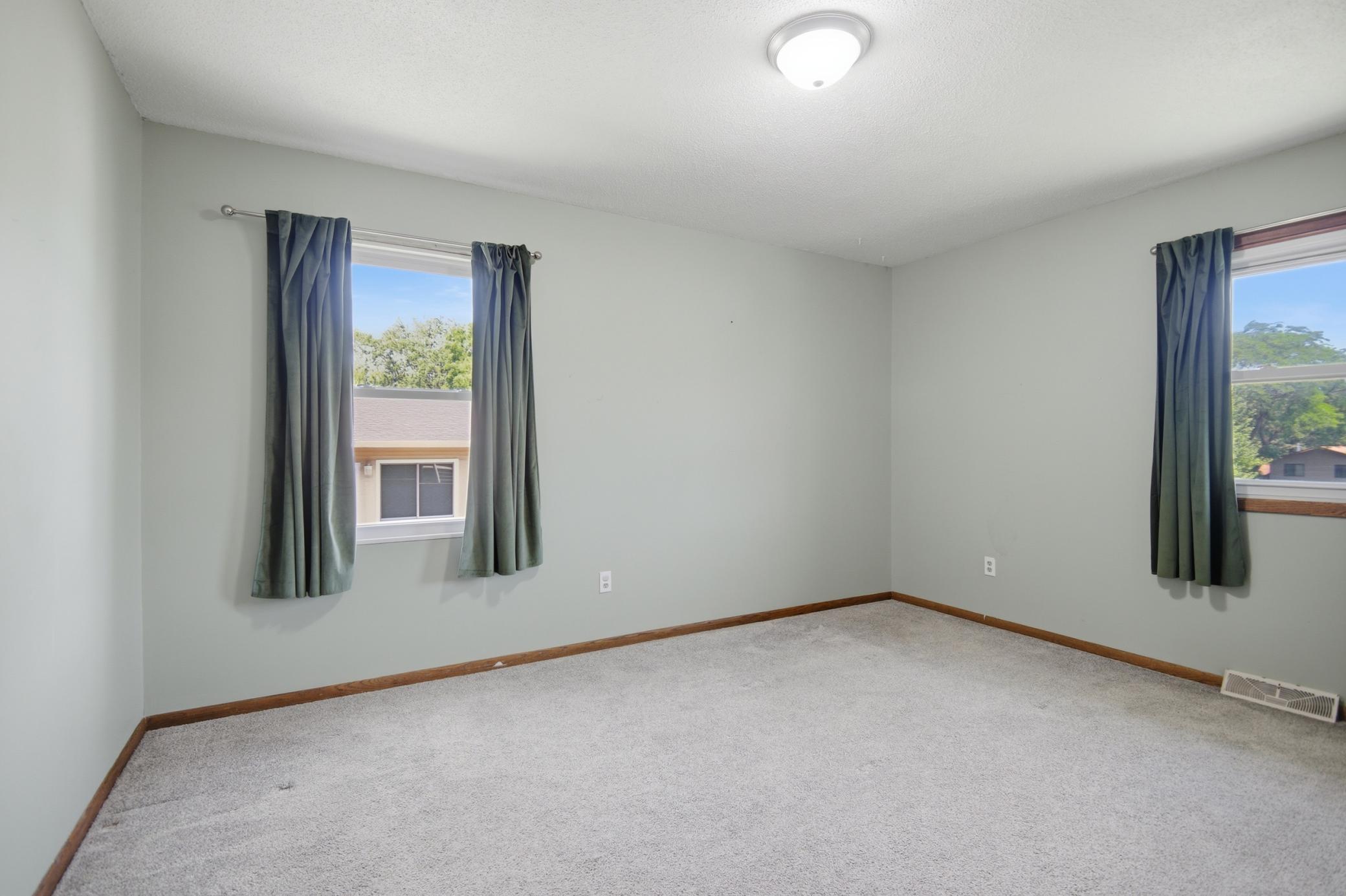 717 Colonial Circle Property Photo 14