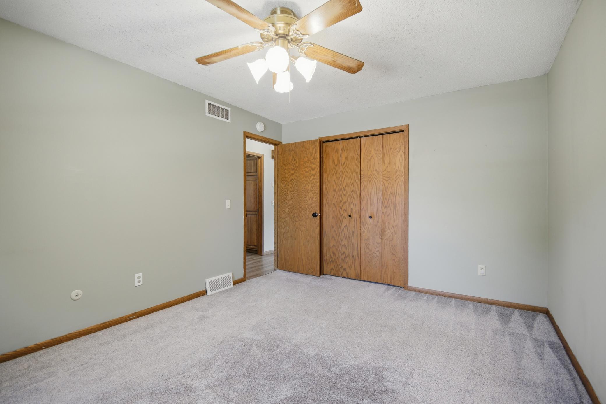 717 Colonial Circle Property Photo 18