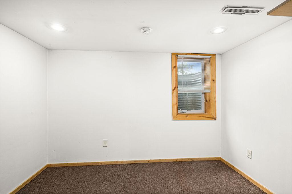 126 E Niagara Street Property Photo 21