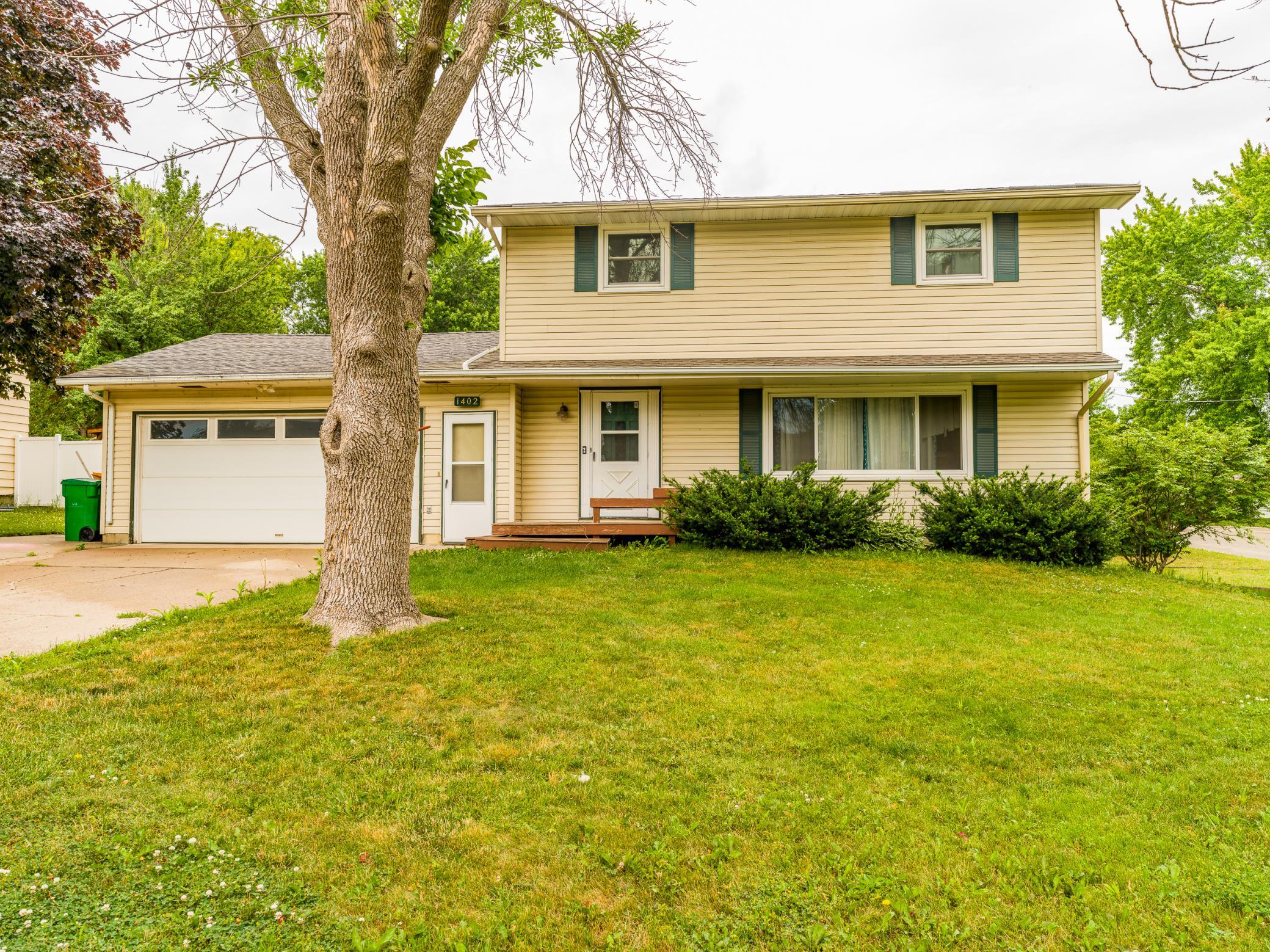 1402 Southview Lane Property Photo 2