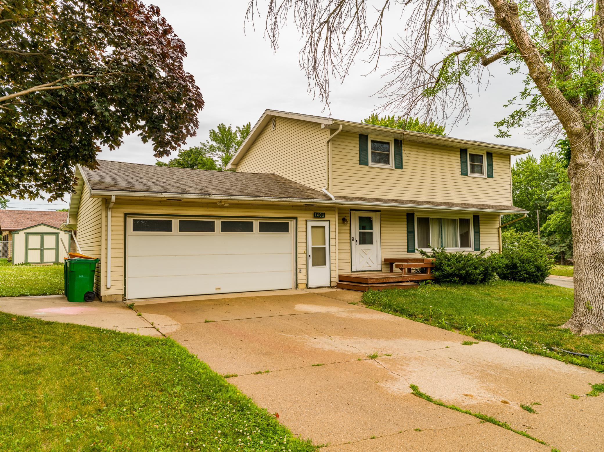 1402 Southview Lane Property Photo 3