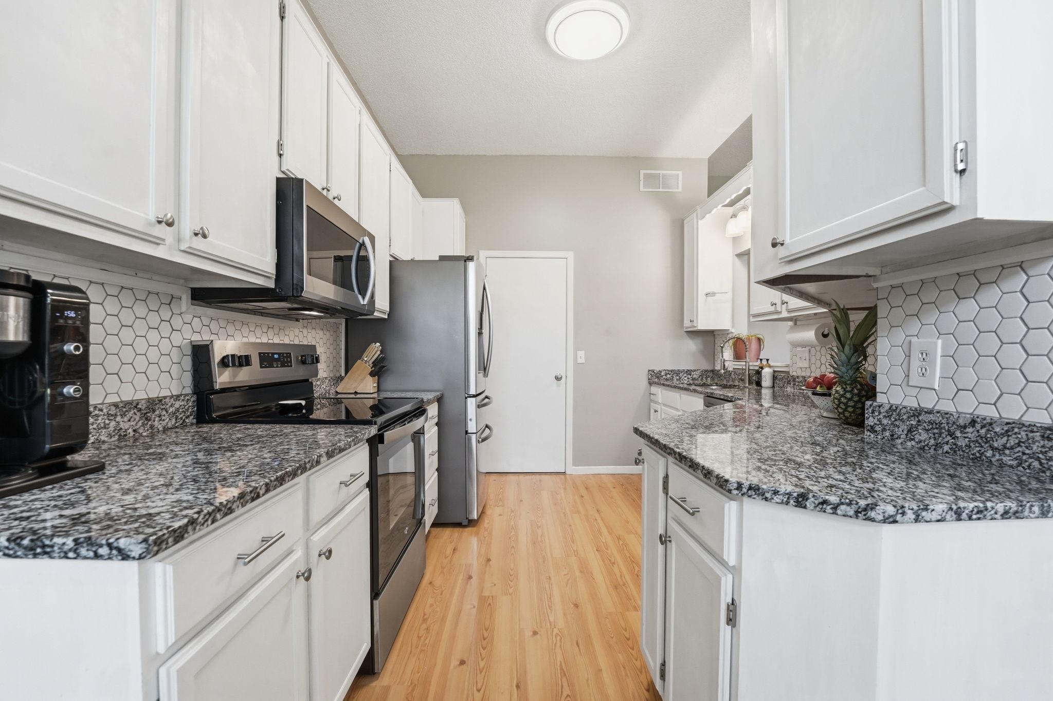 15035 December Way Property Photo 7