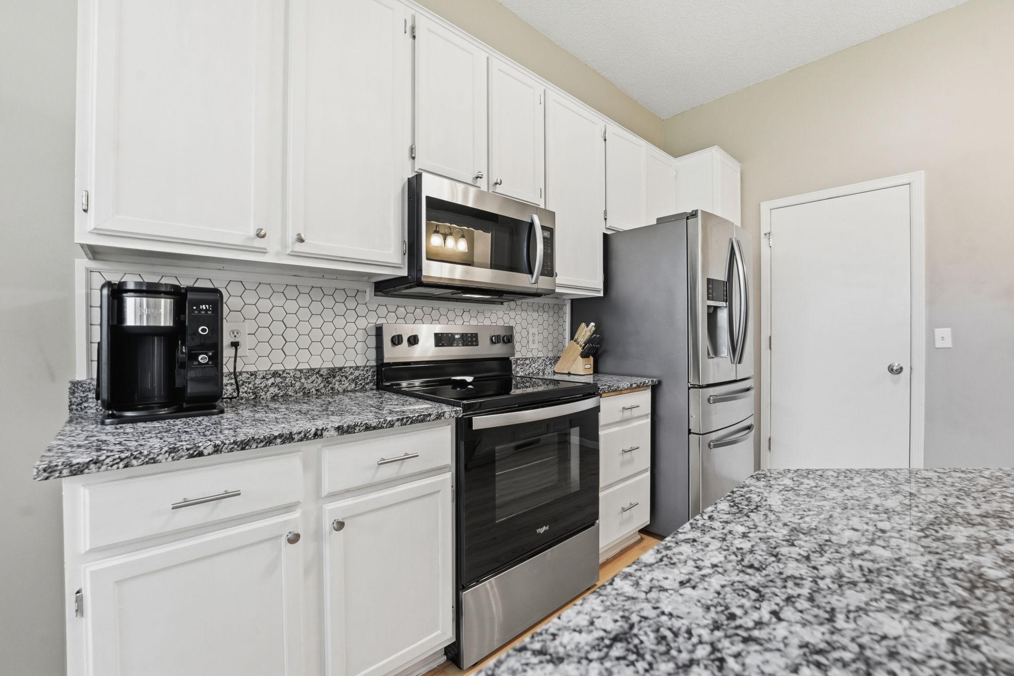 15035 December Way Property Photo 9