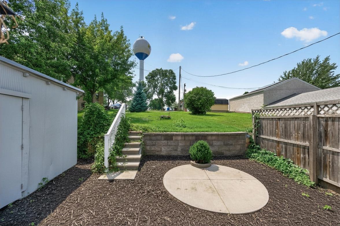105 Paul Avenue N Property Photo 25