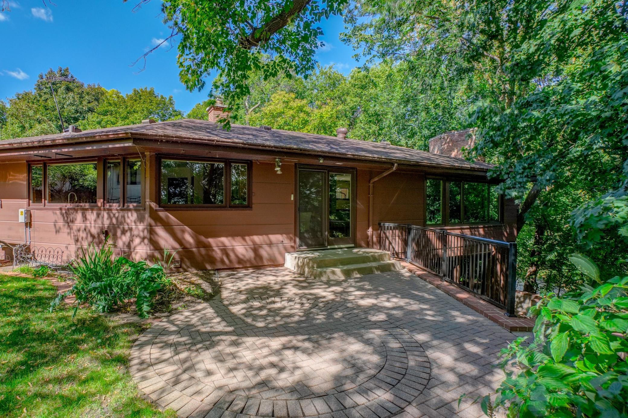 690 Linwood Avenue Property Photo 2