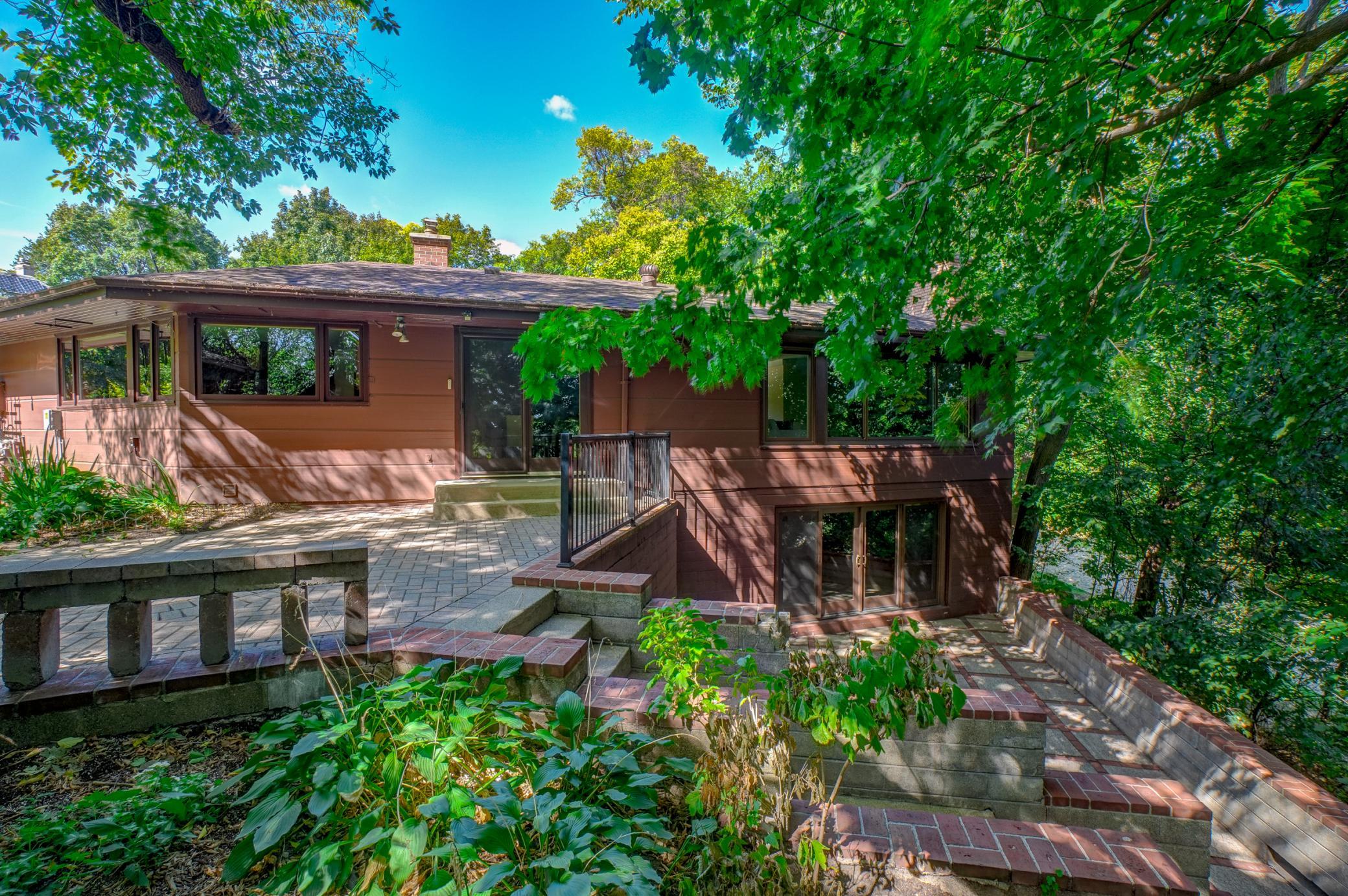 690 Linwood Avenue Property Photo 3