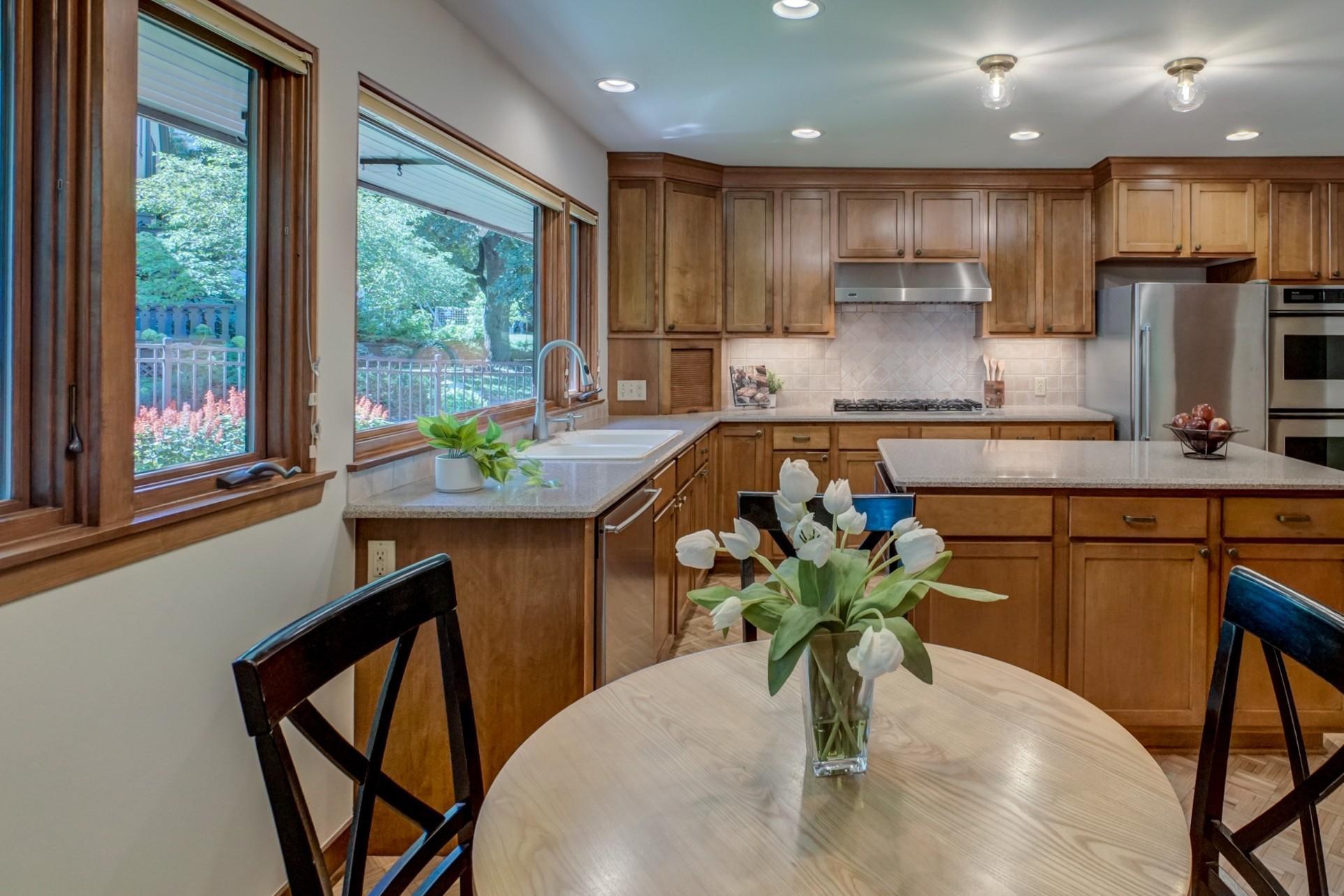 690 Linwood Avenue Property Photo 12