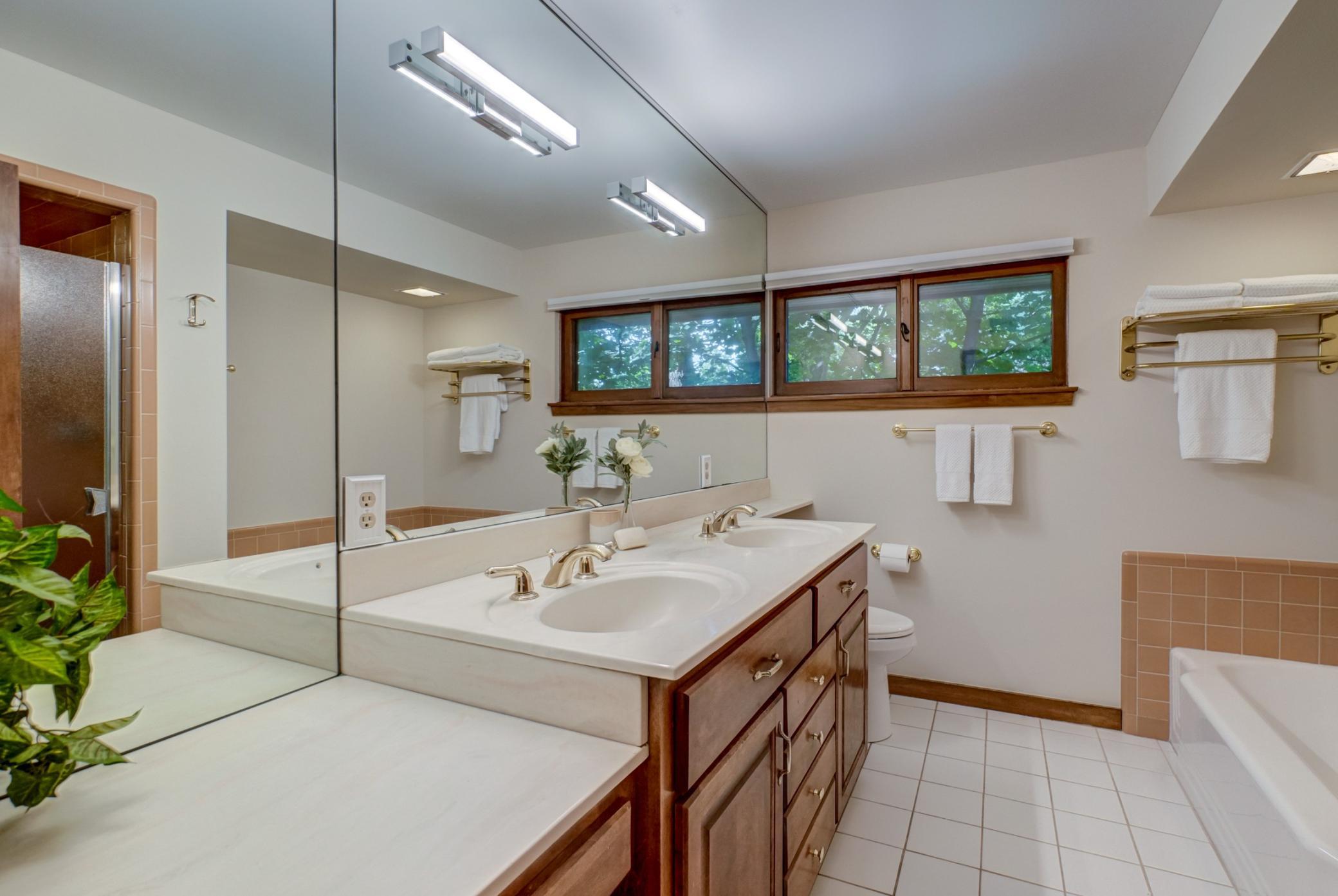690 Linwood Avenue Property Photo 19