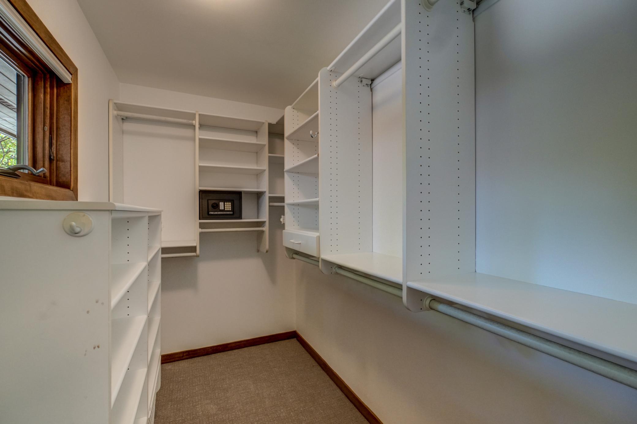 690 Linwood Avenue Property Photo 20