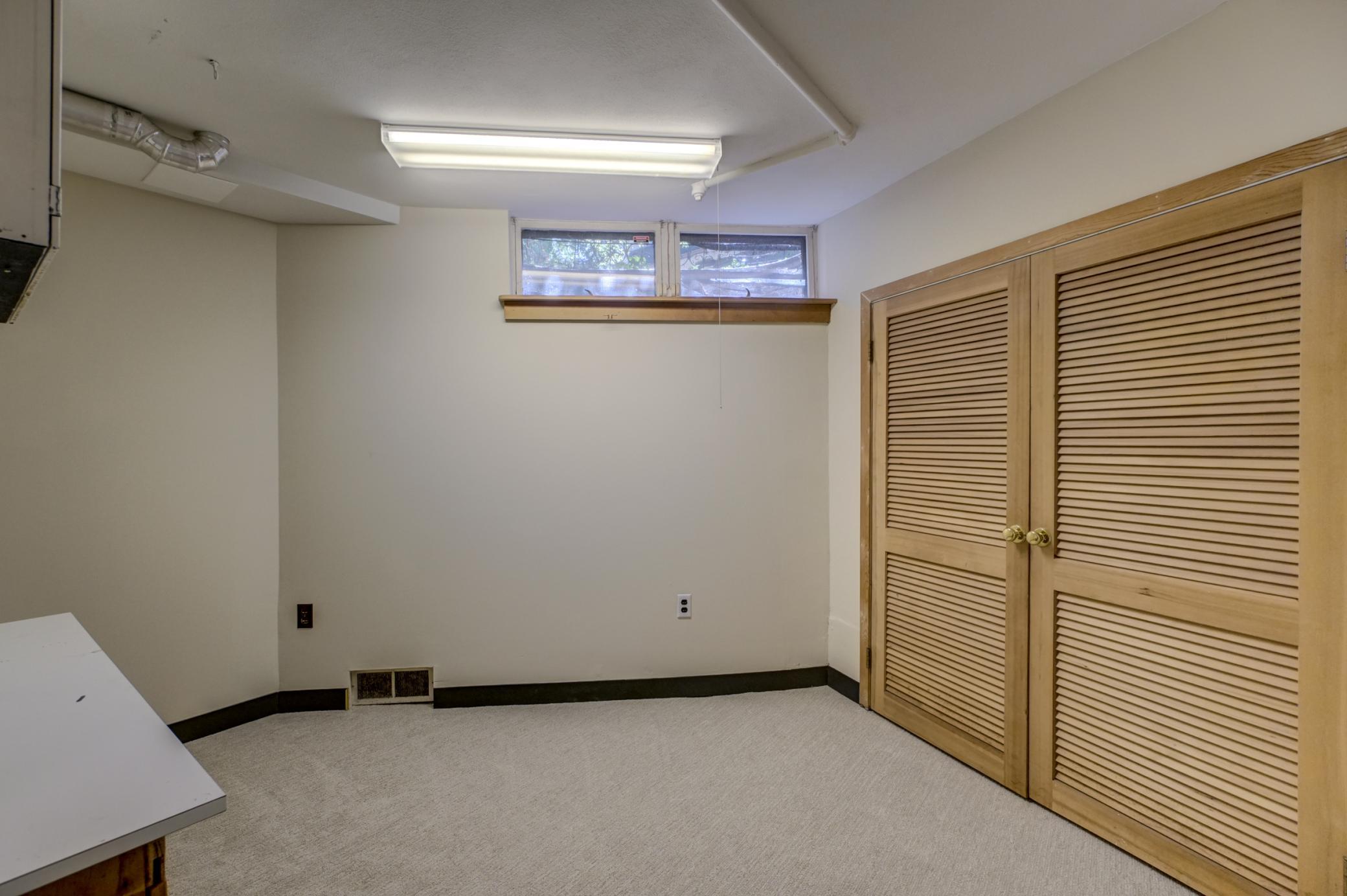 690 Linwood Avenue Property Photo 27