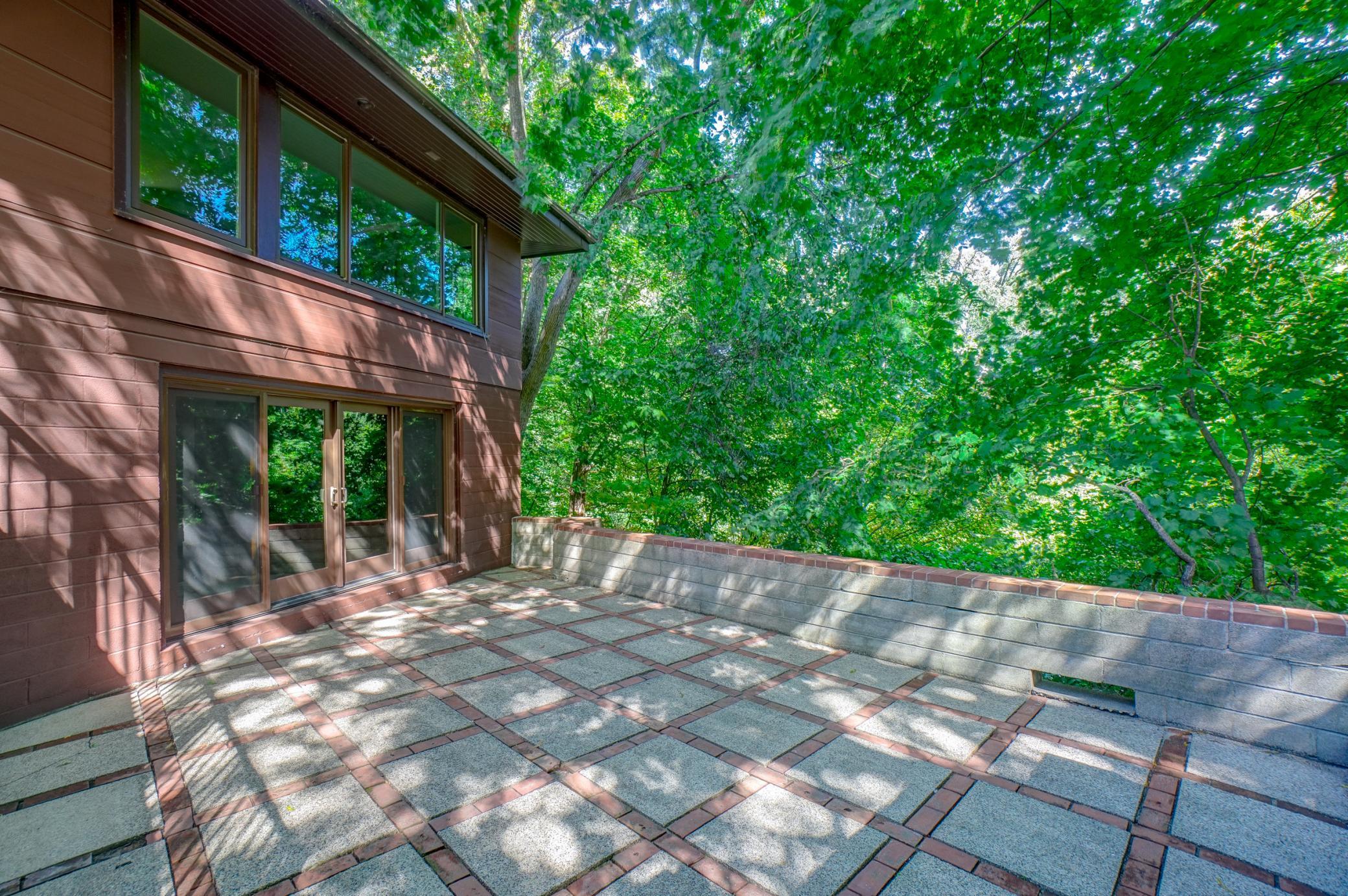 690 Linwood Avenue Property Photo 28