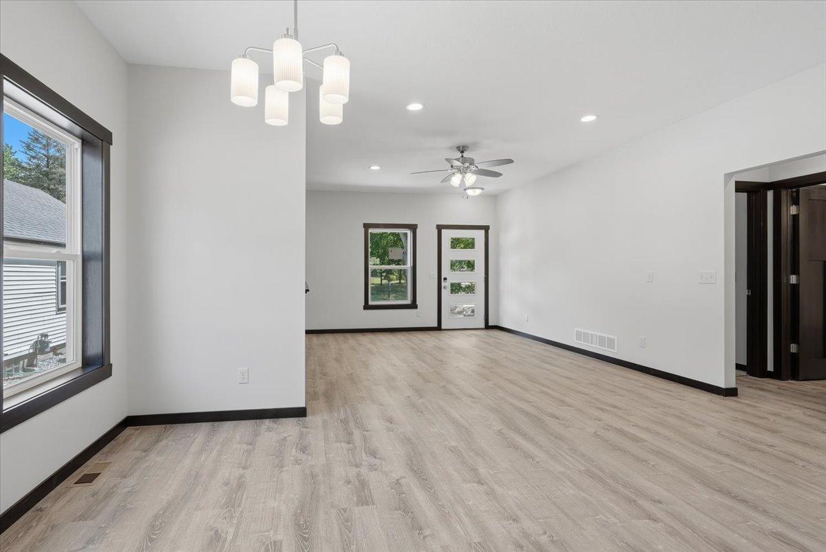 537 N Pearl Street Property Photo 10