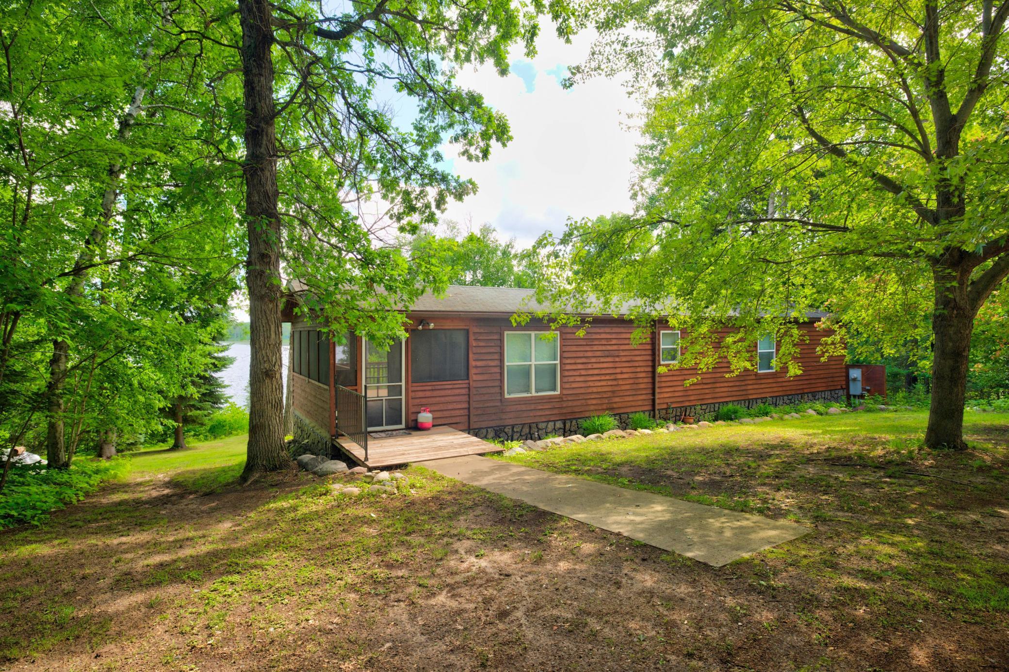 18193 Deer Run Drive Property Photo 5