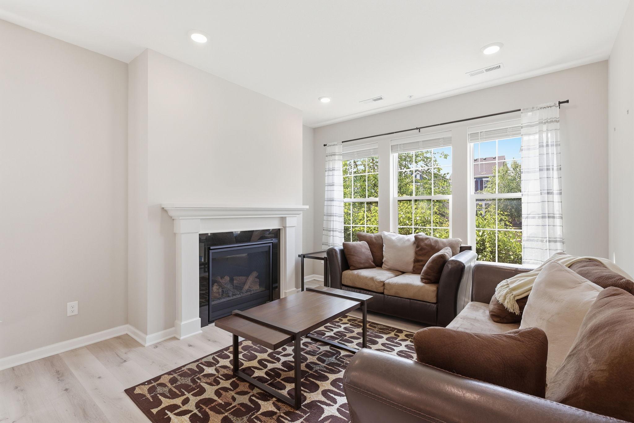304 Rum River Way Property Photo 6