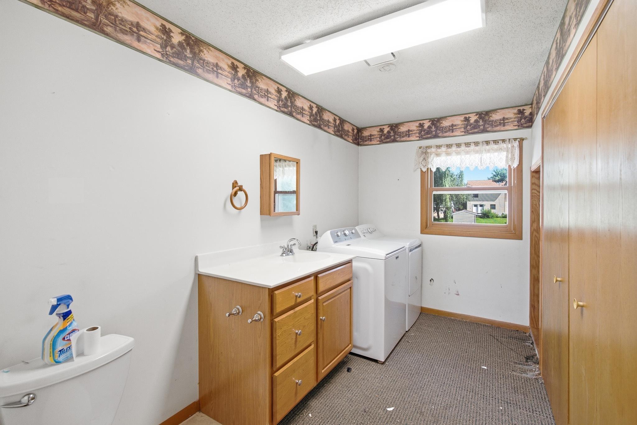 316 Silver Street W Property Photo 6