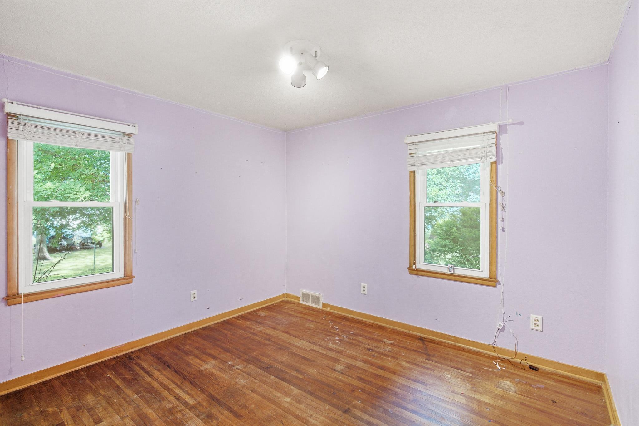 316 Silver Street W Property Photo 13