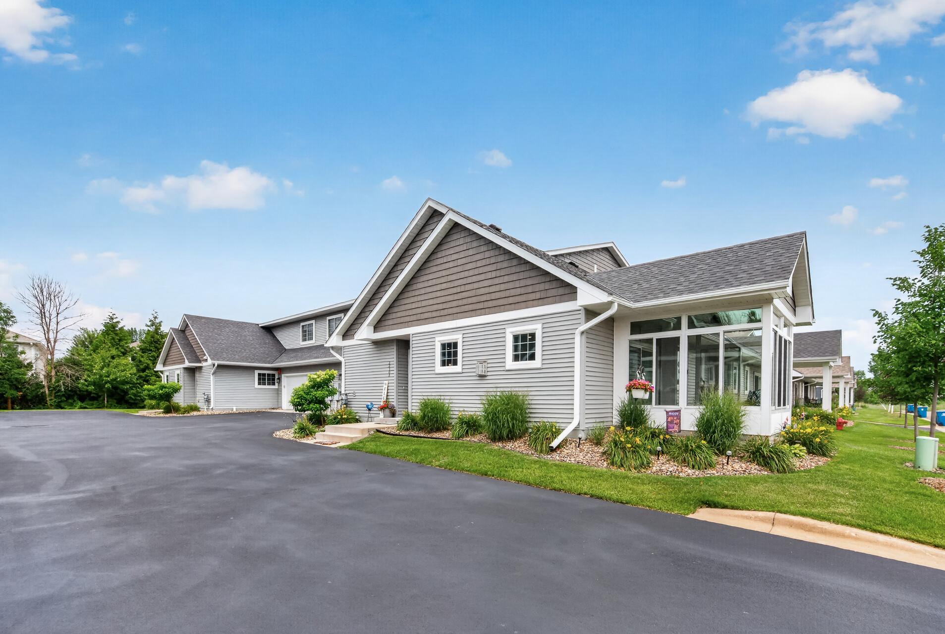 22308 Lilac Way Property Photo 4