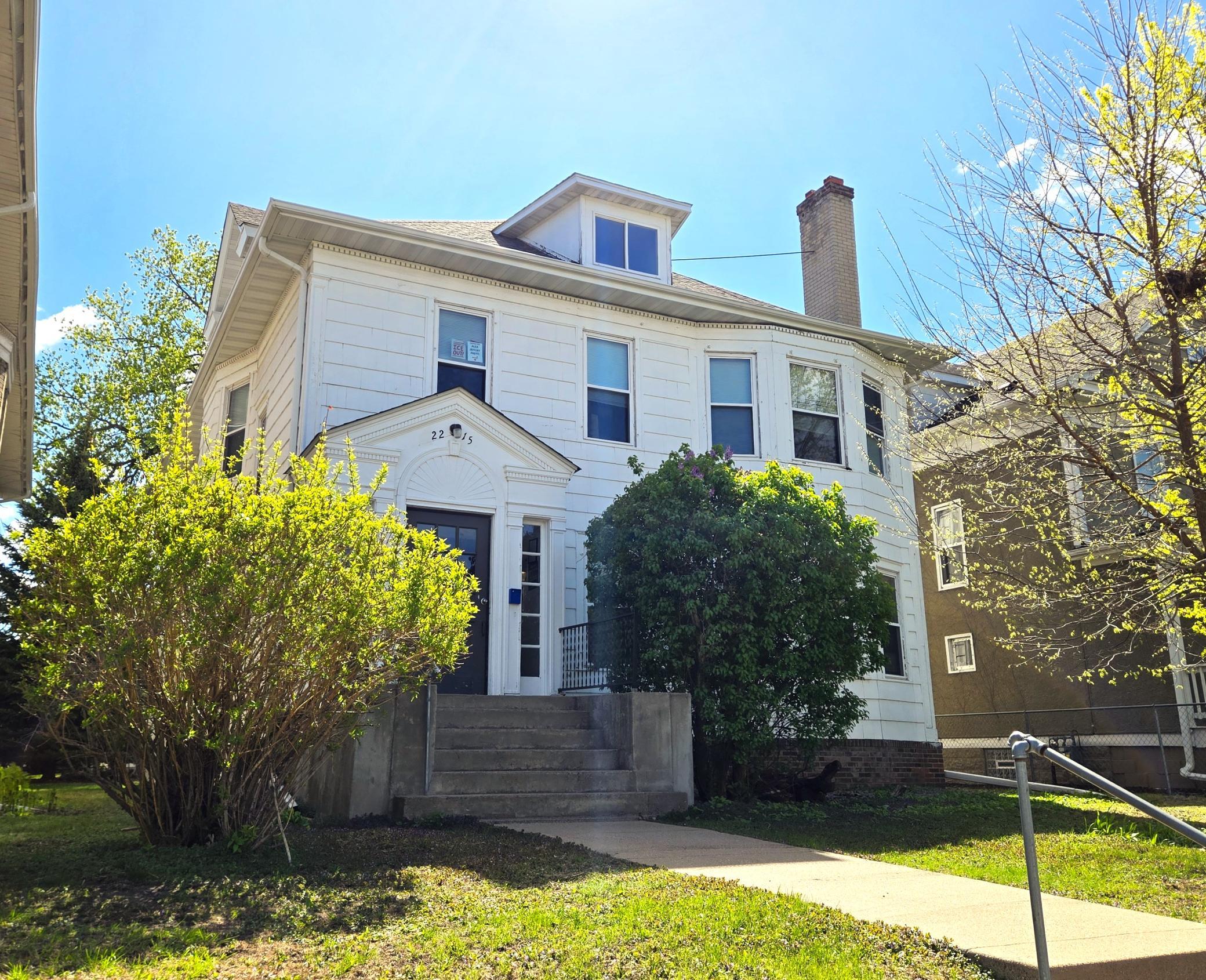 2215 Pleasant Avenue Property Photo 1