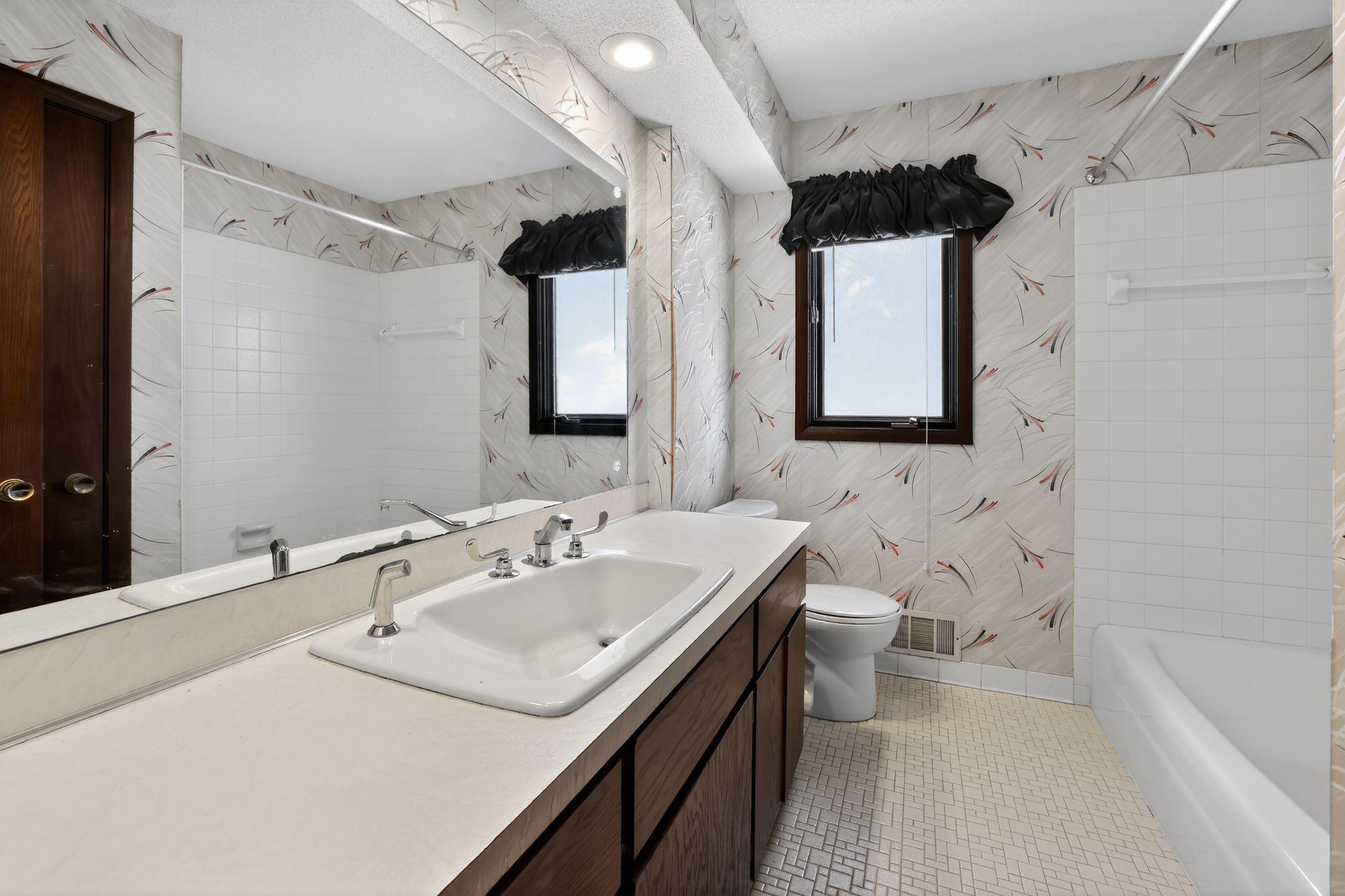 8730 Summit Drive Property Photo 16