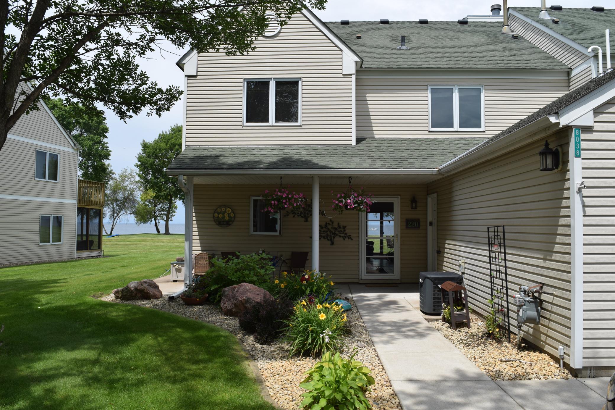 8038 Par Five Drive Property Photo 1