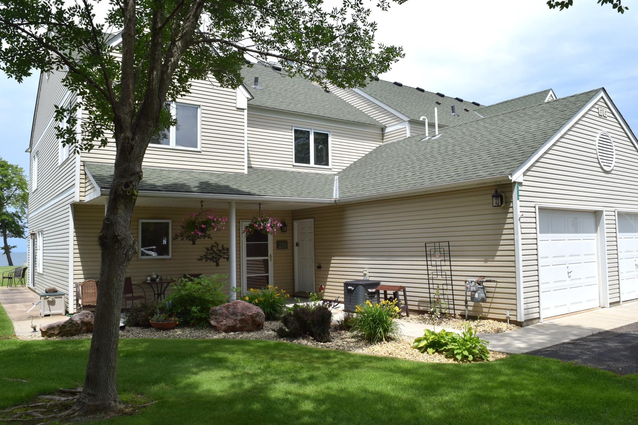 8038 Par Five Drive Property Photo 2