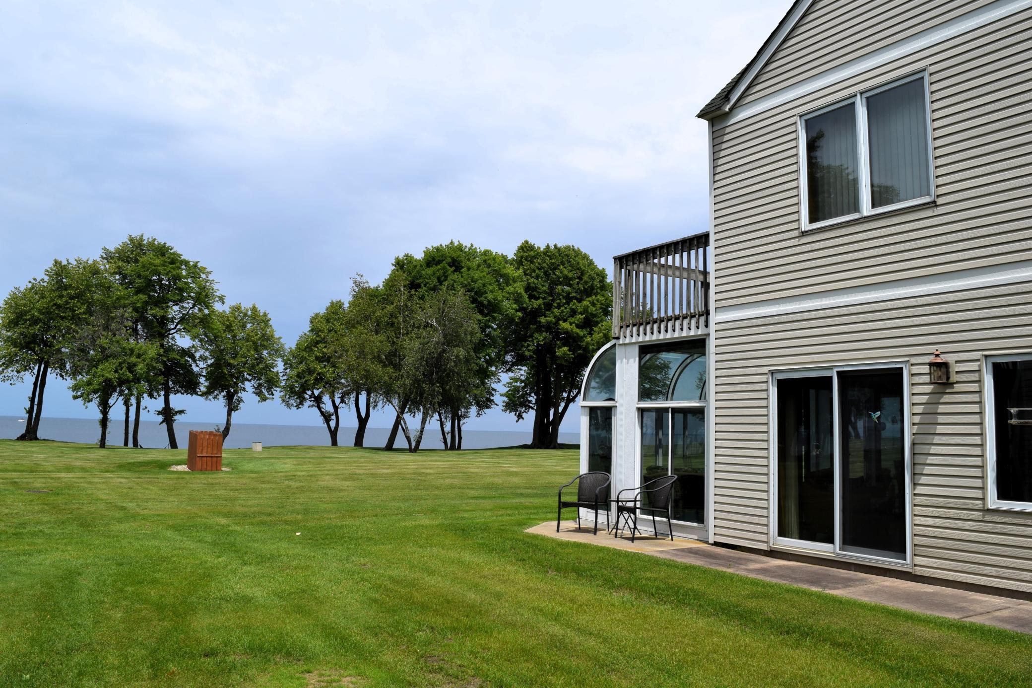 8038 Par Five Drive Property Photo 3